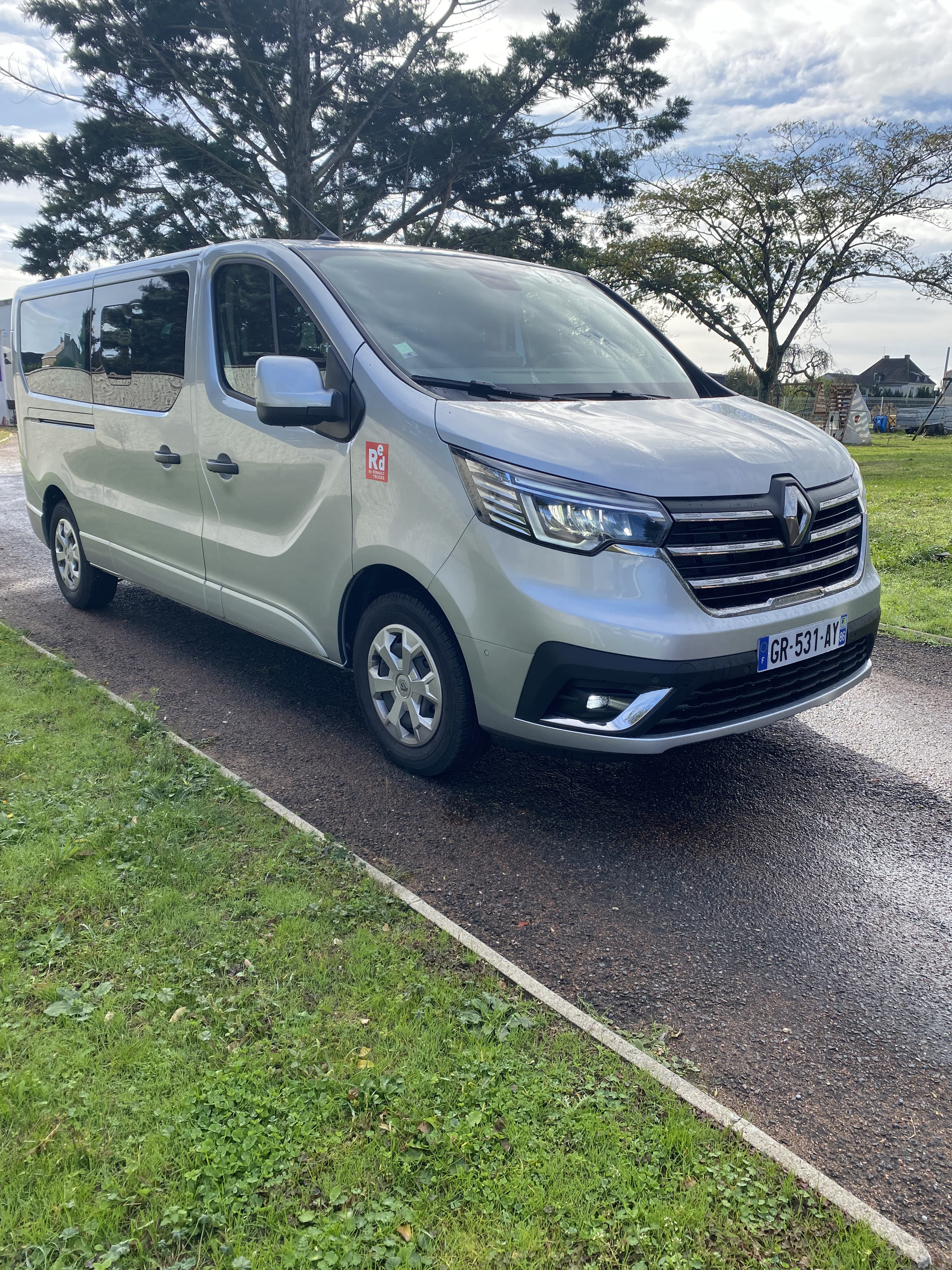 Renault Trafic Passenger, 2023, Diesel, automatique, 9 places et plus