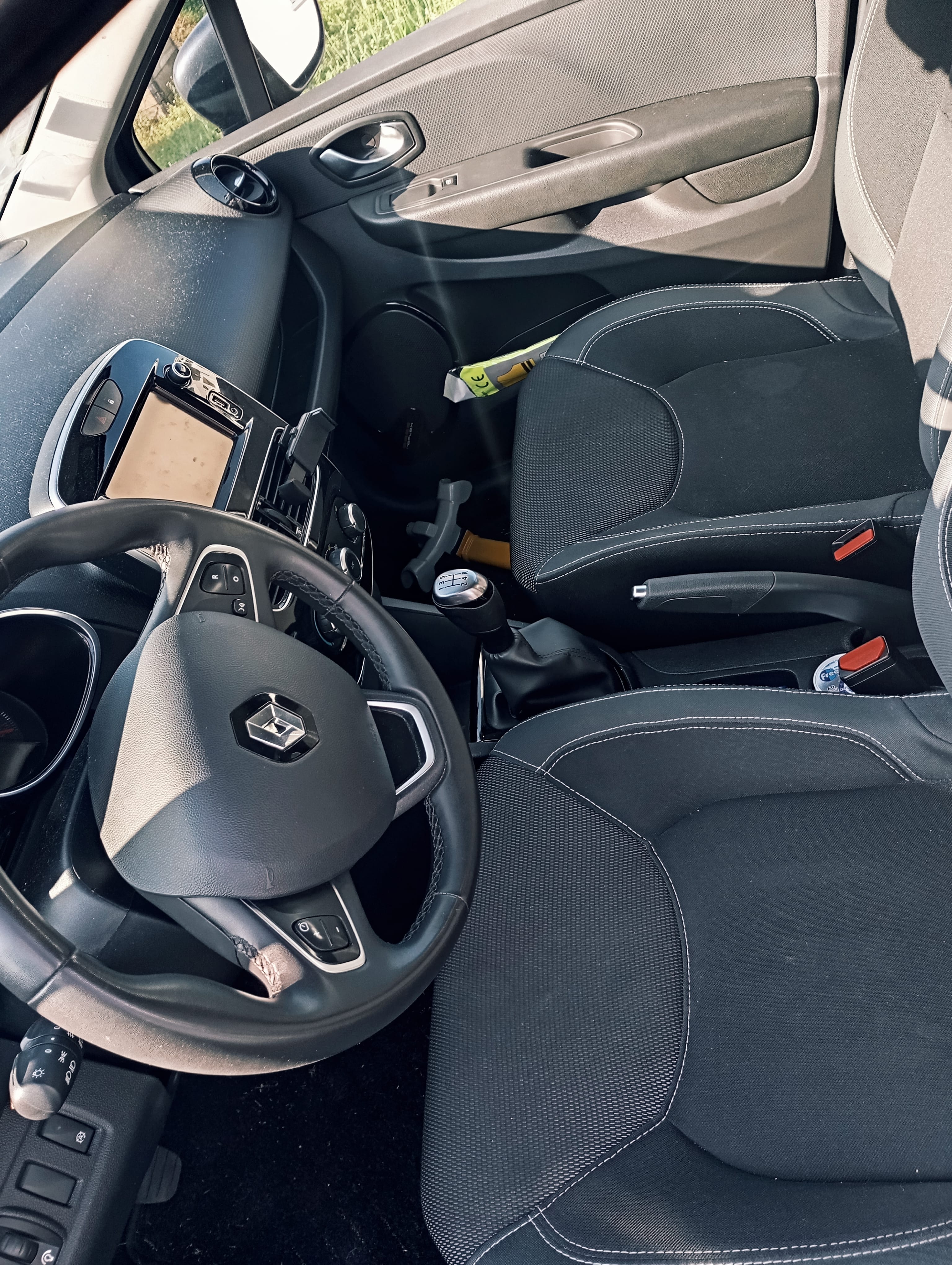 Renault Clio avec Siège bébé
