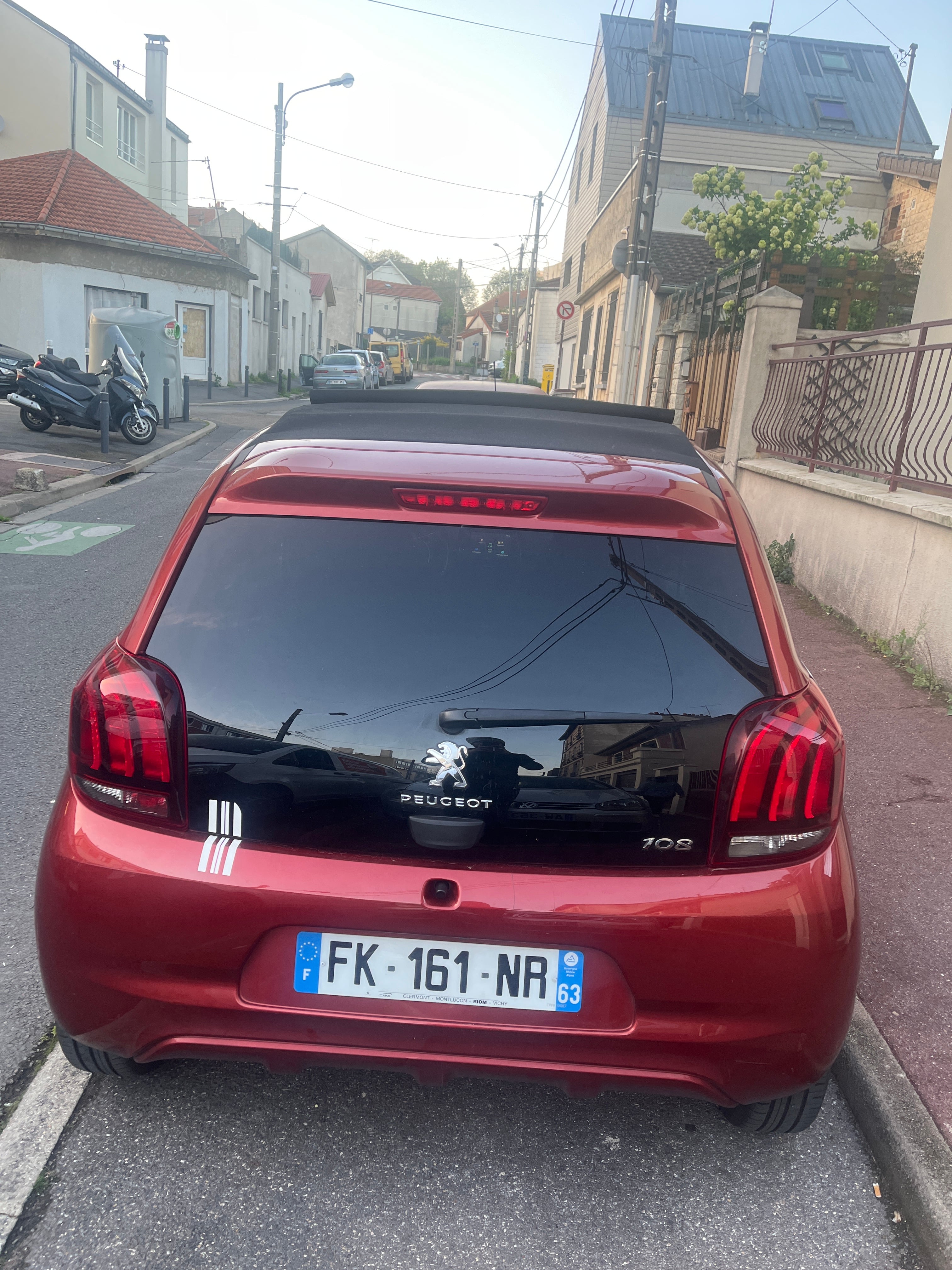 Peugeot 108 avec Apple CarPlay