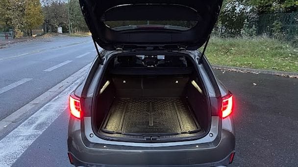 Toyota Corolla Break Hybride avec Android Auto