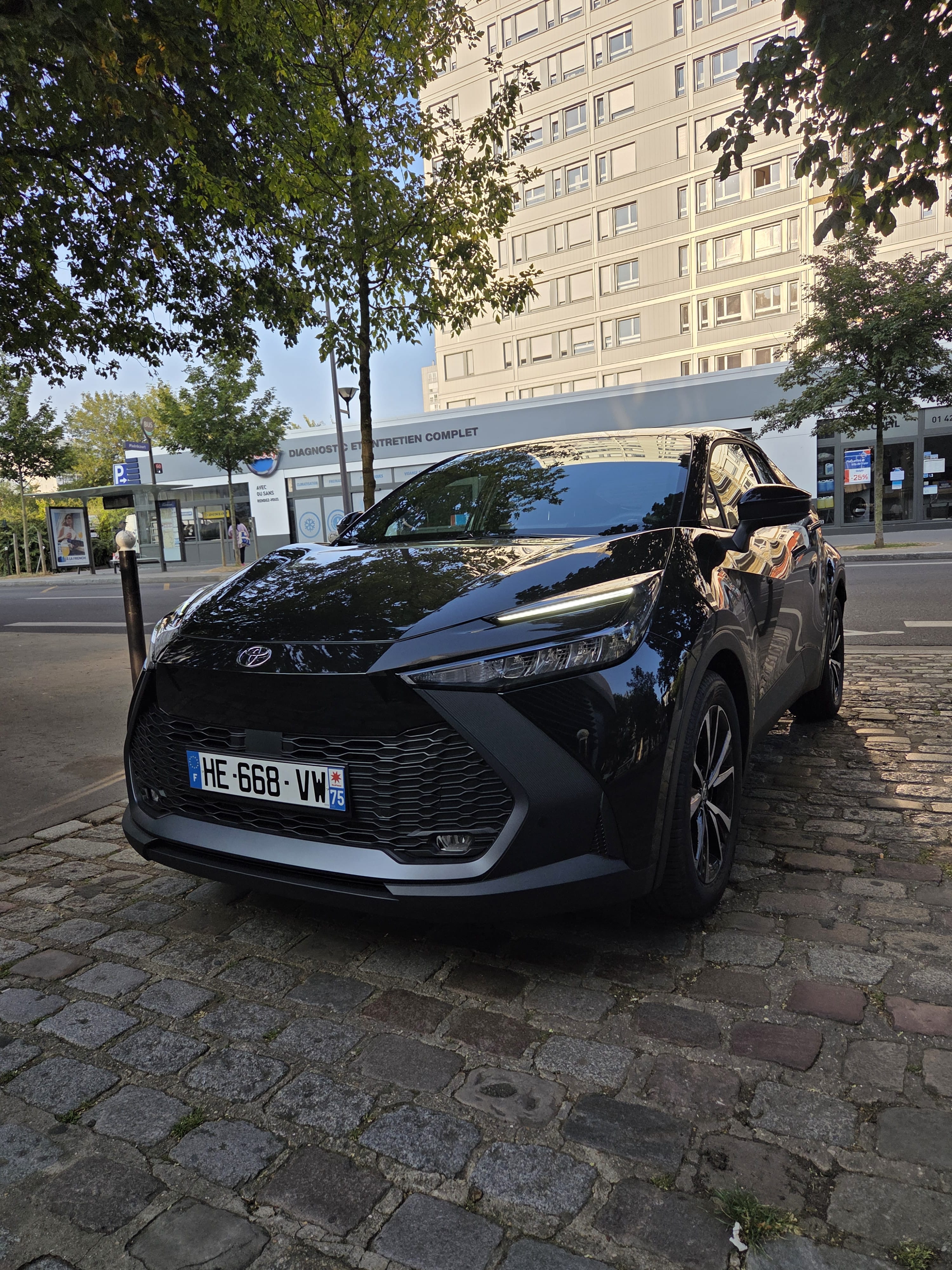 Toyota C-HR Hybrid, 2025, Essence 95 / Électrique (hybride), automatique