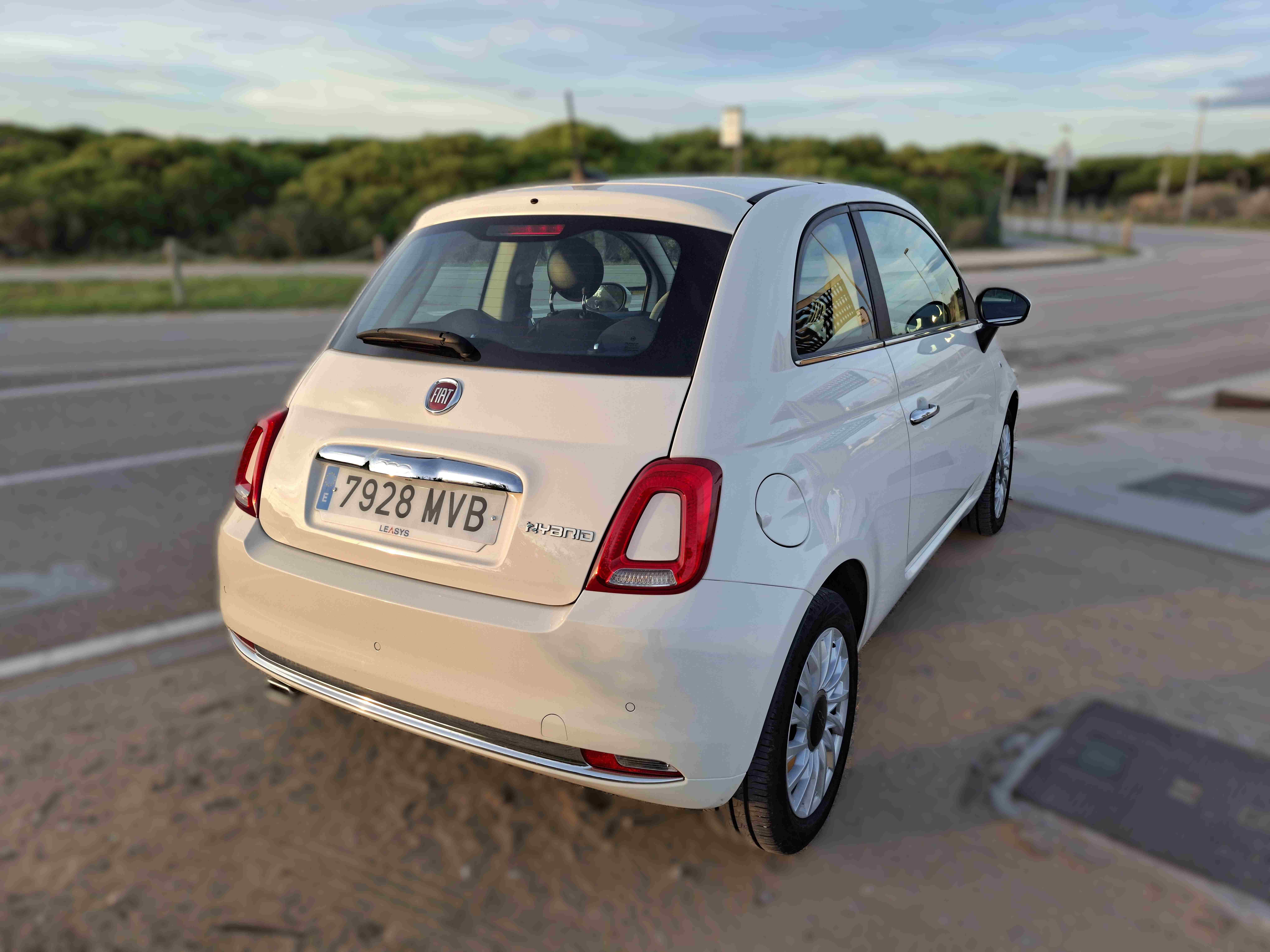Fiat 500 Híbrido 1.0 51KW (70 CV) Dolcevita 3 puertas - 7928MVB con GPS