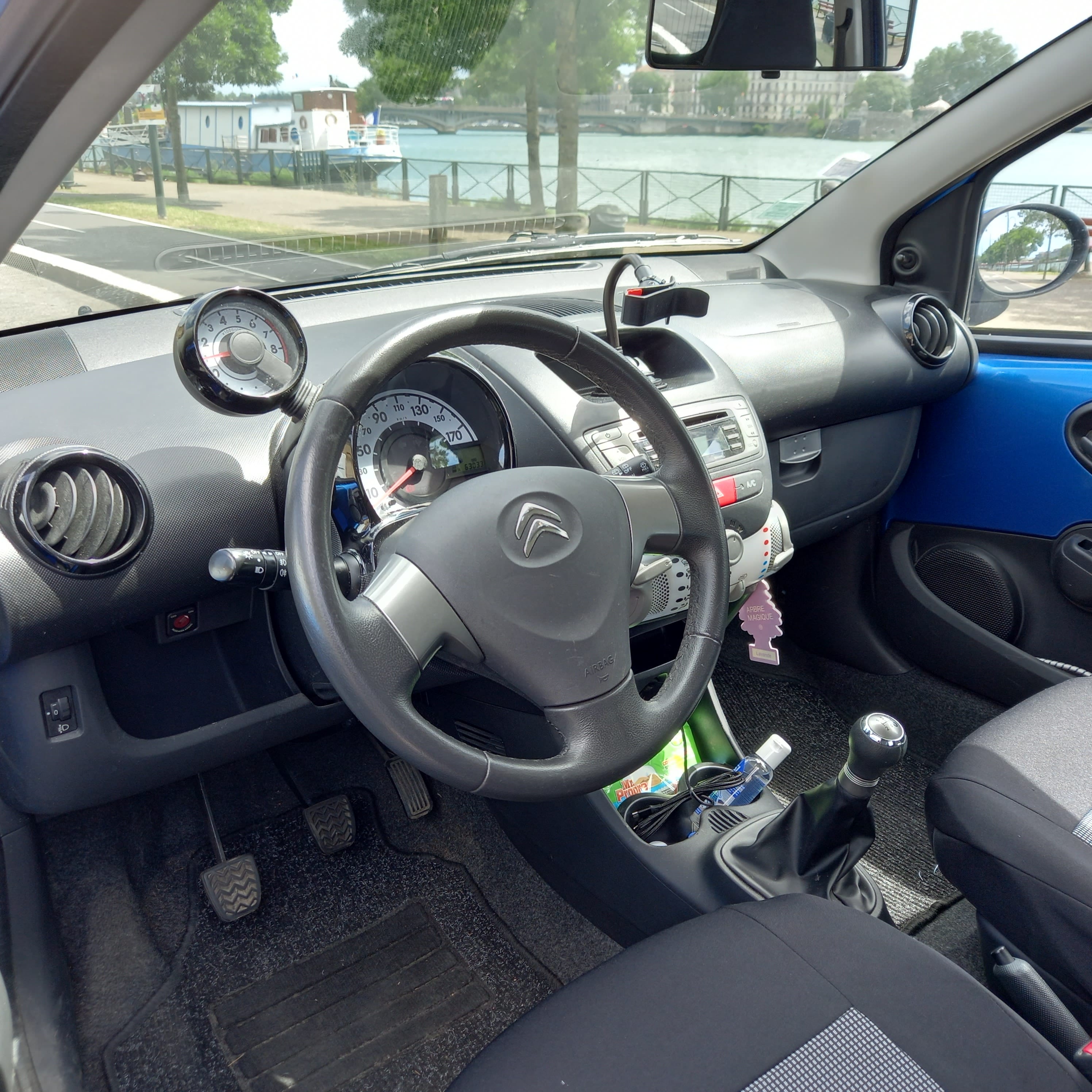 Citroen C1 EXCLUSIVE BLEUE with Bluetooth audio