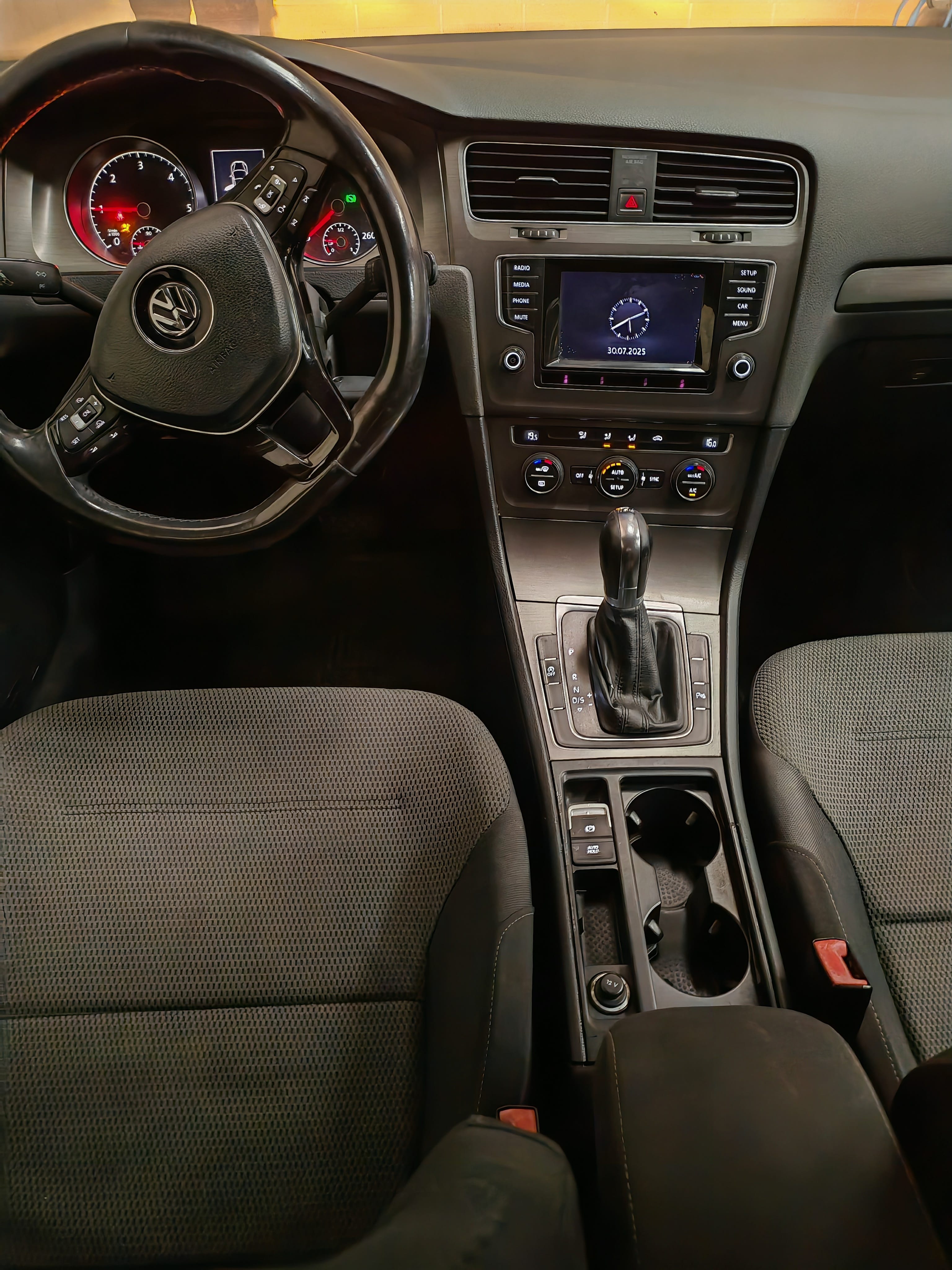 Volkswagen Golf con Radio 