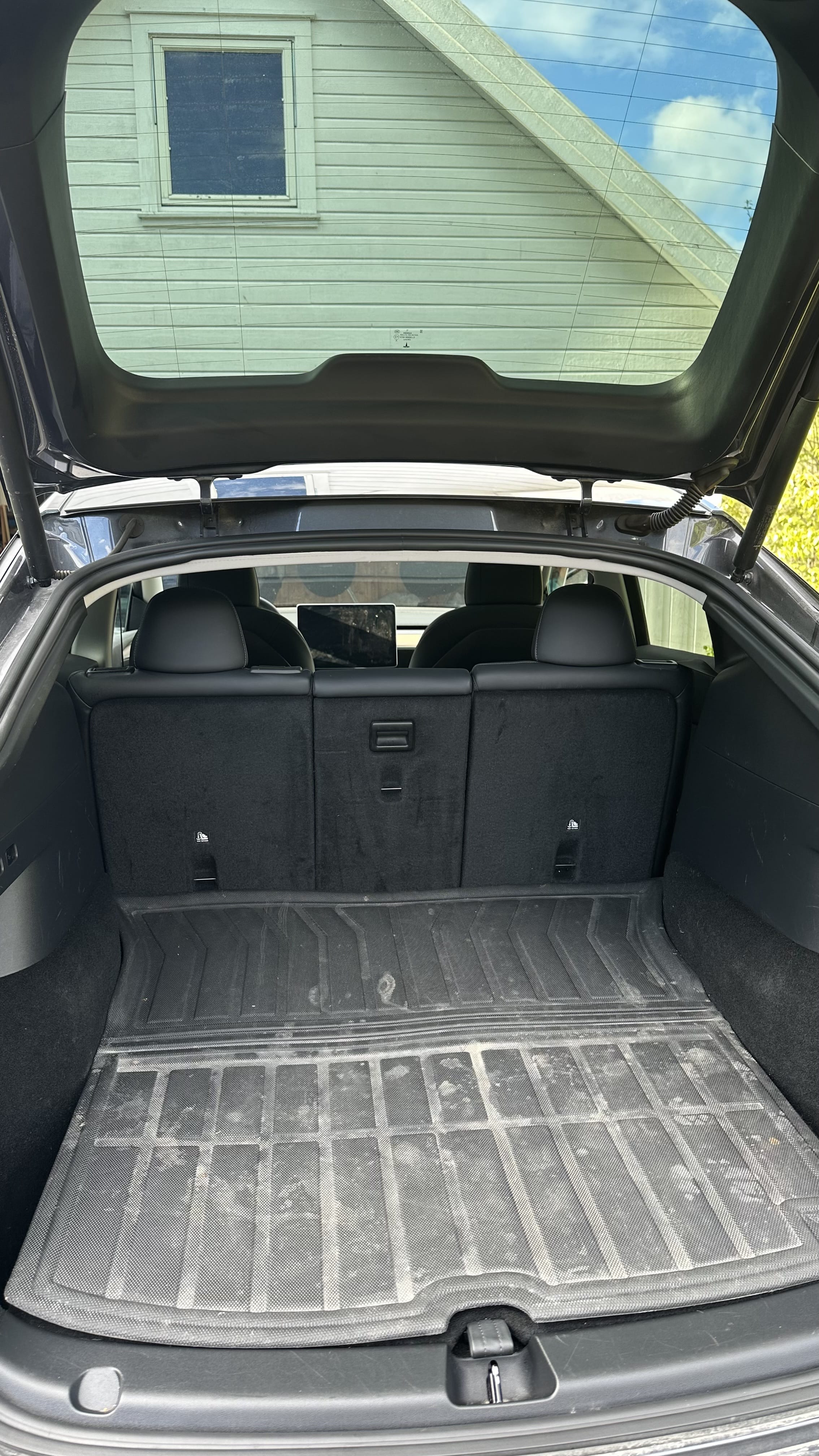 Tesla Model Y Long Range med Firehjulstrekk