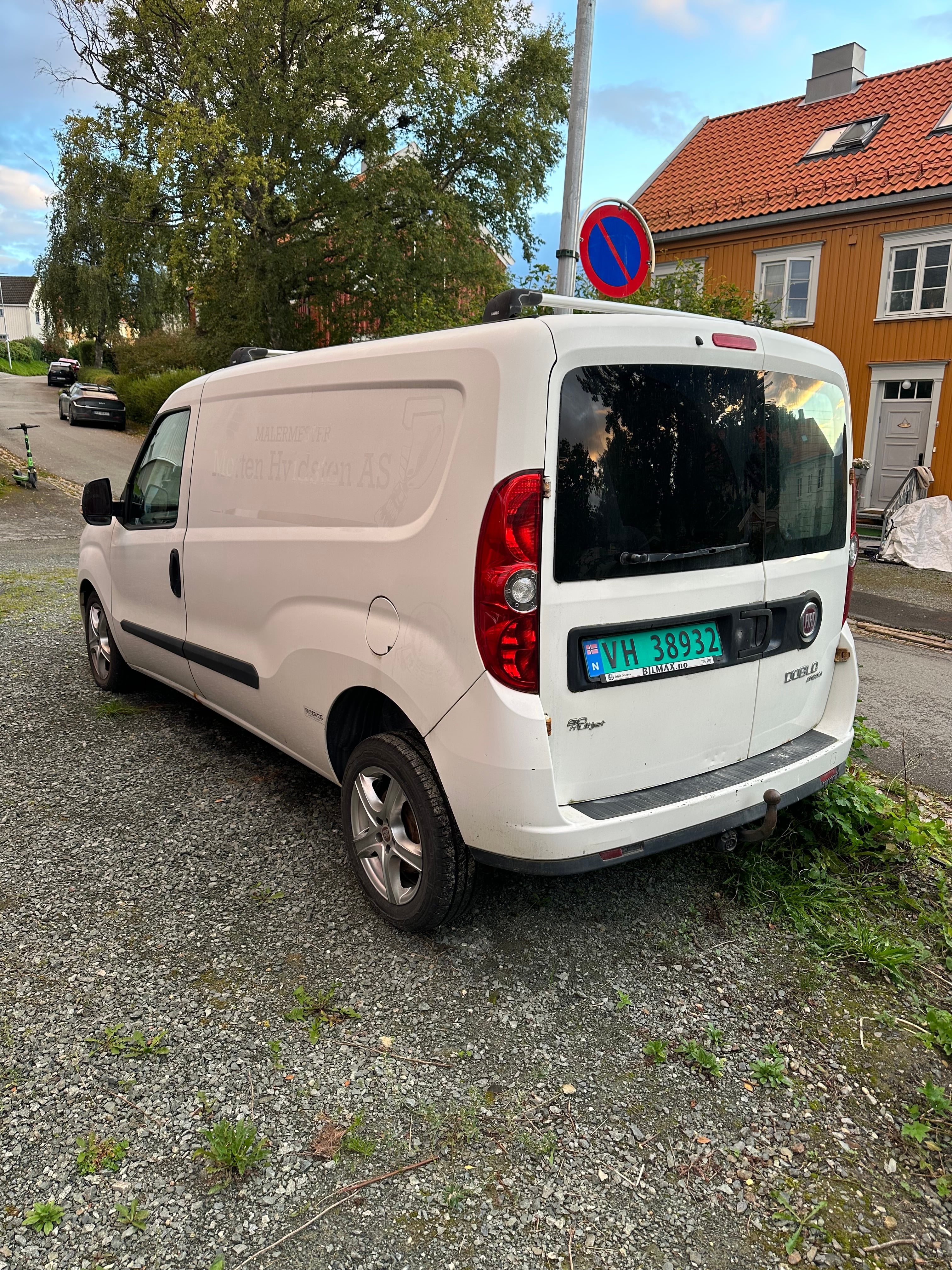 Fiat Doblo Cargo Varebil with Hitch