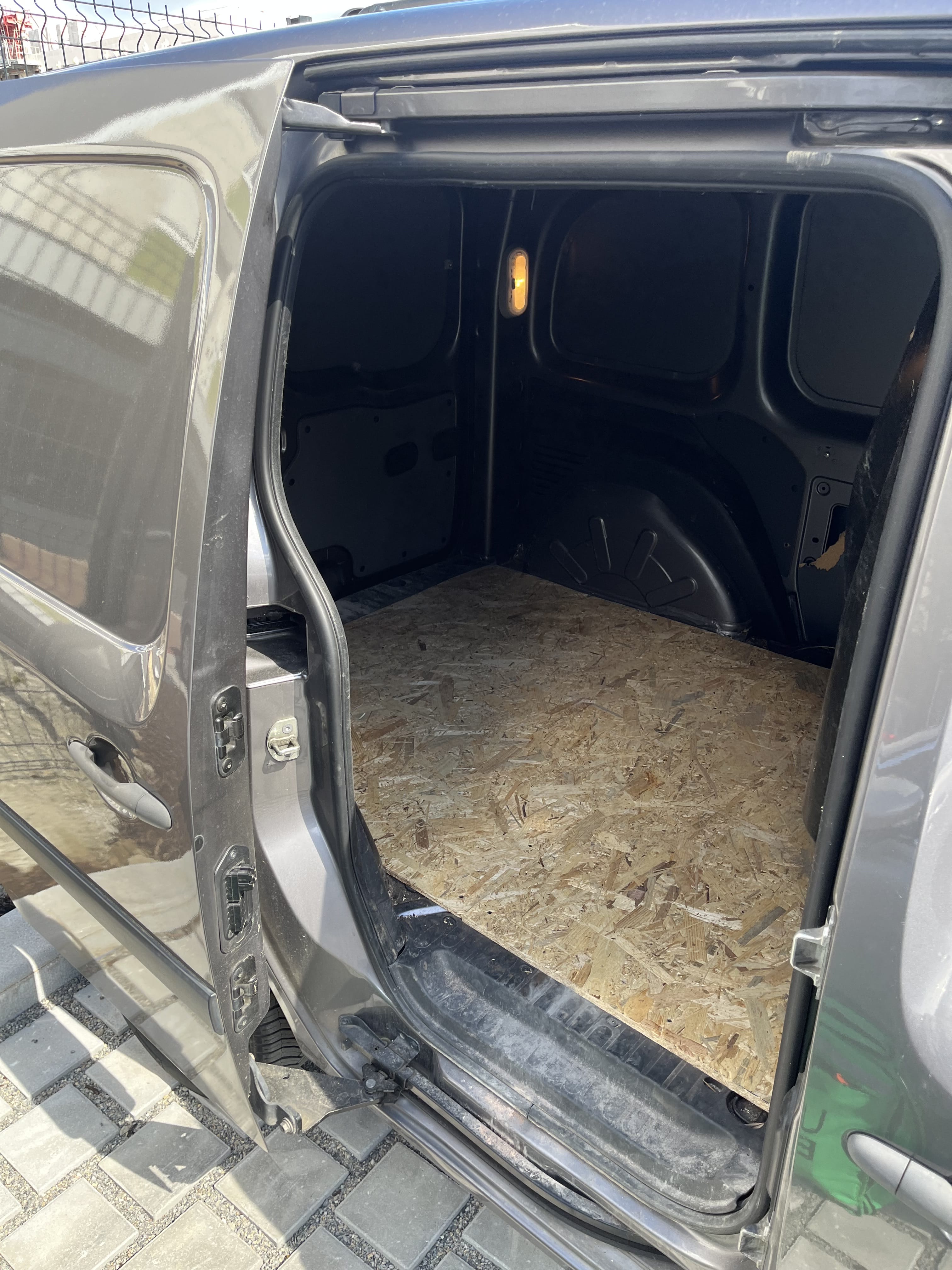Renault Kangoo Fourgon avec Autoradio