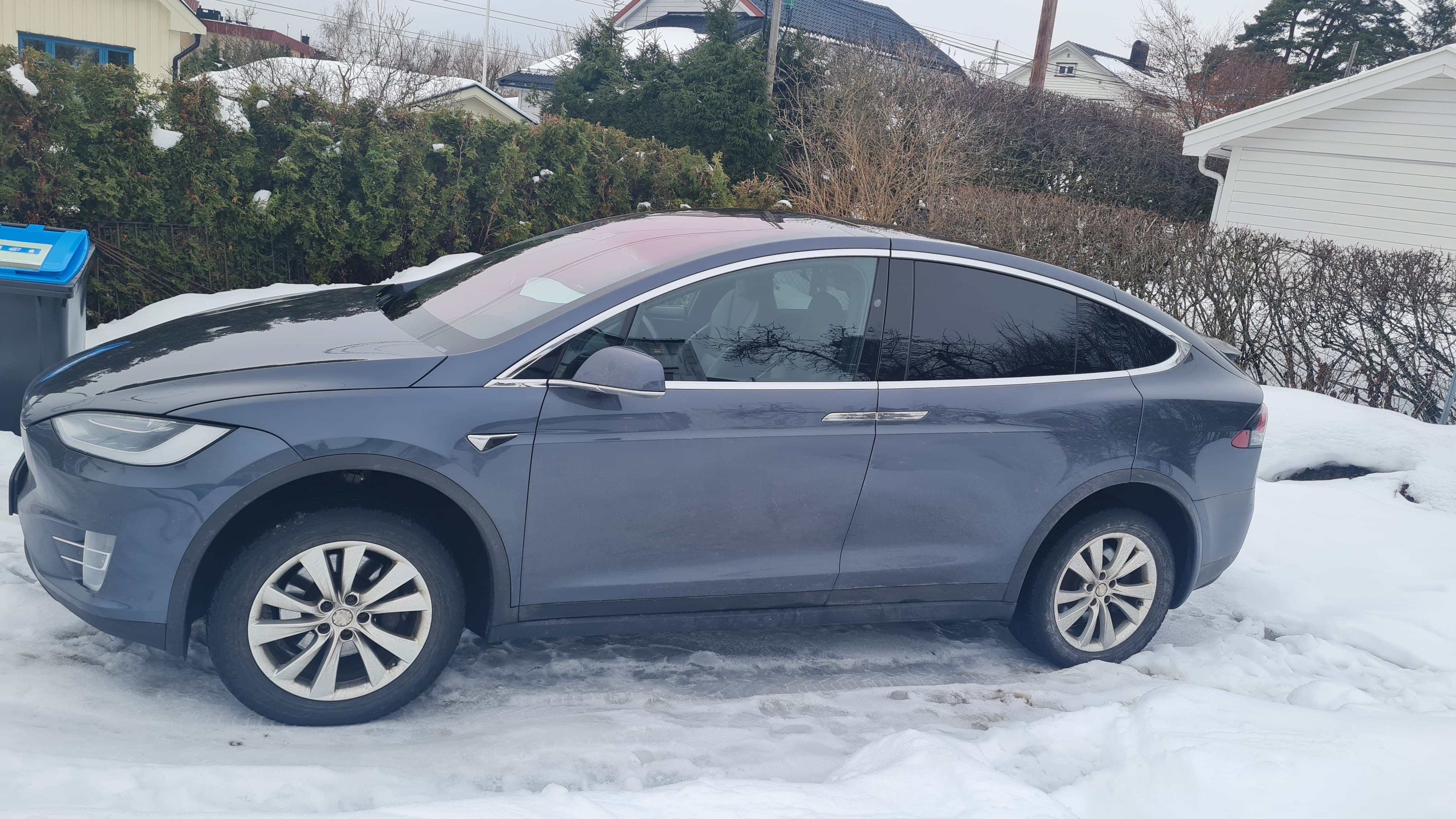 Tesla Model X med Aircondition