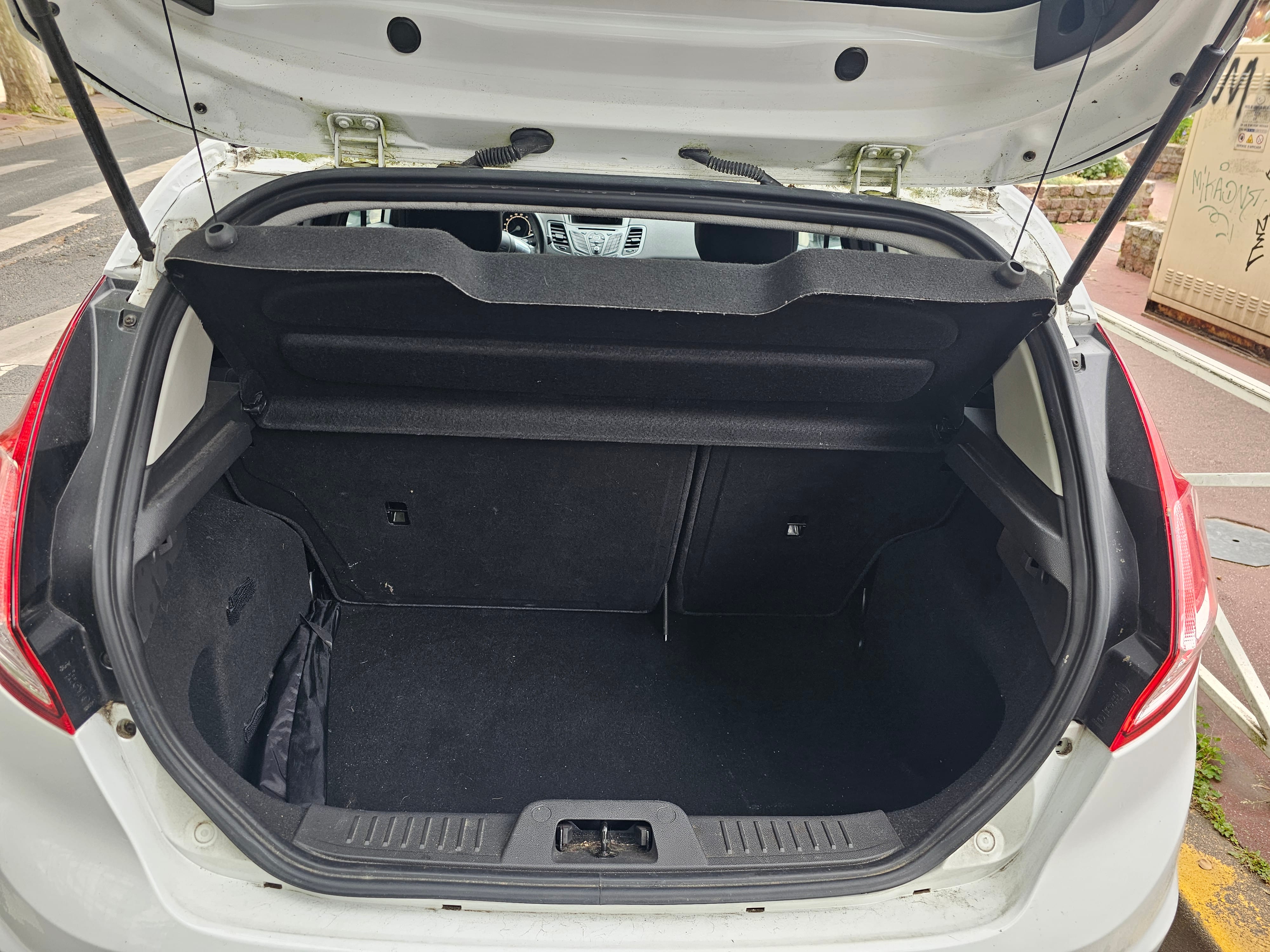 Ford Fiesta avec Entrée audio / iPod