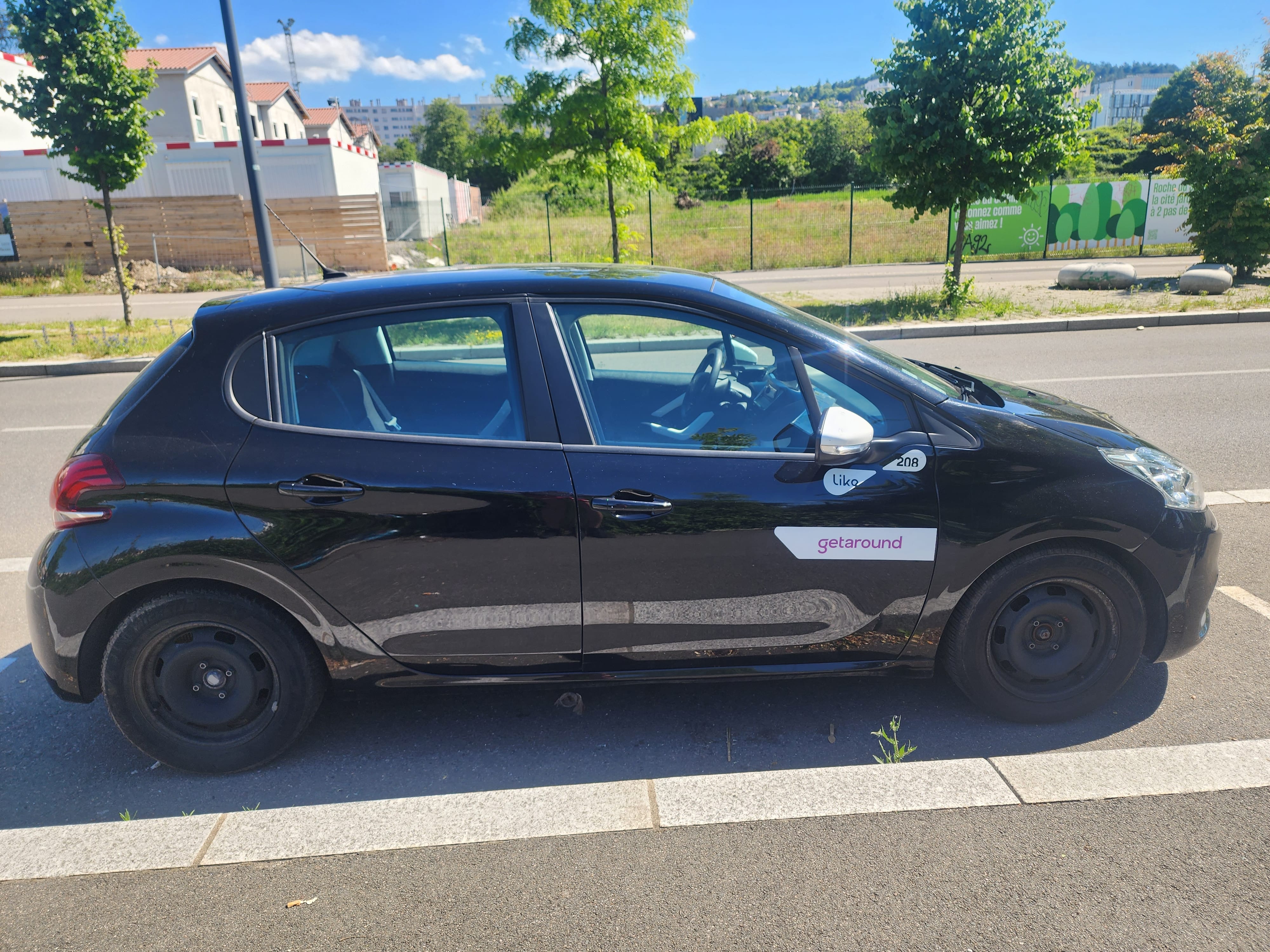 Peugeot 208 Connecté 24h/24h avec Climatisation