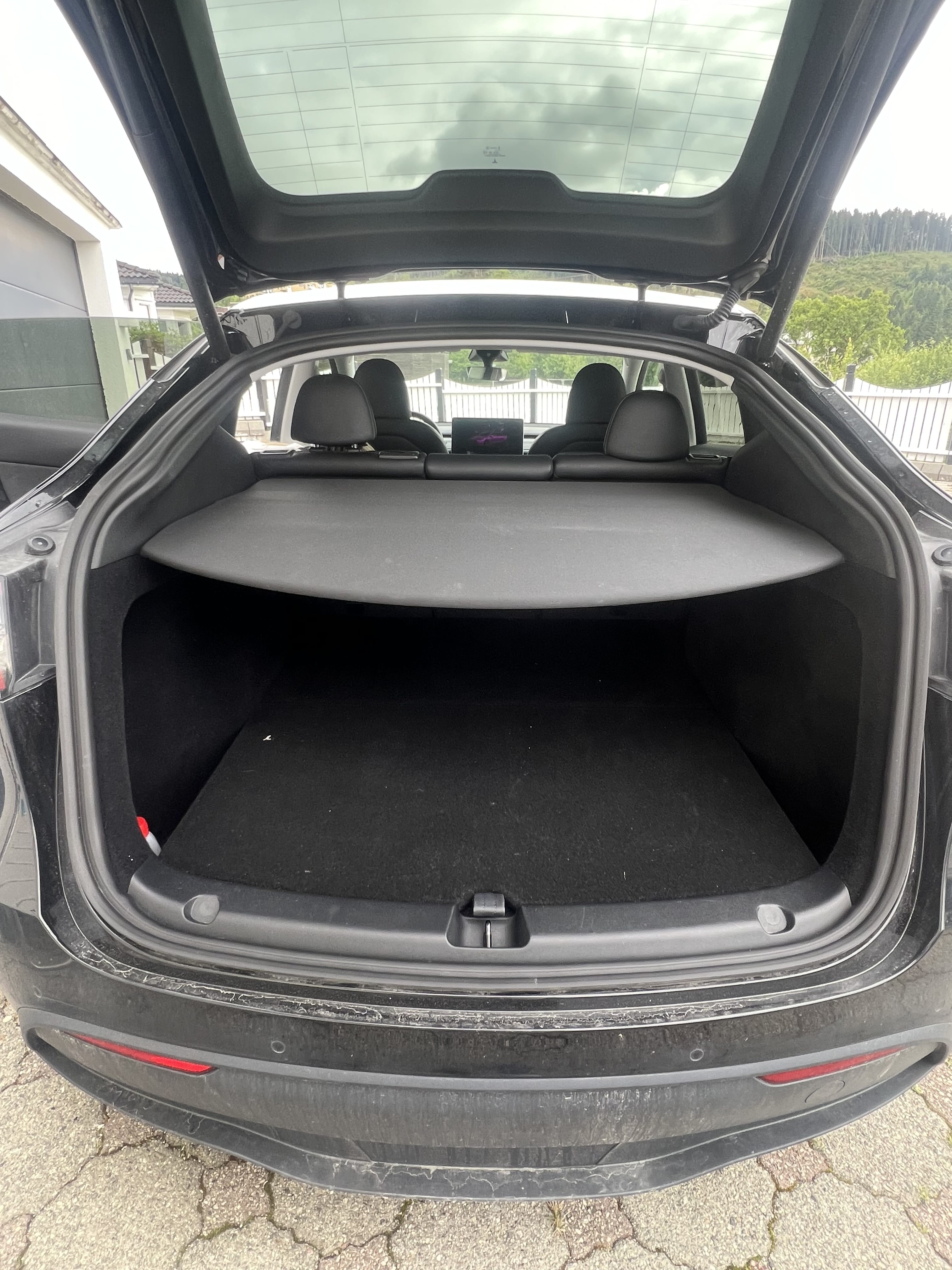 Tesla Model Y Performance med Dashcam
