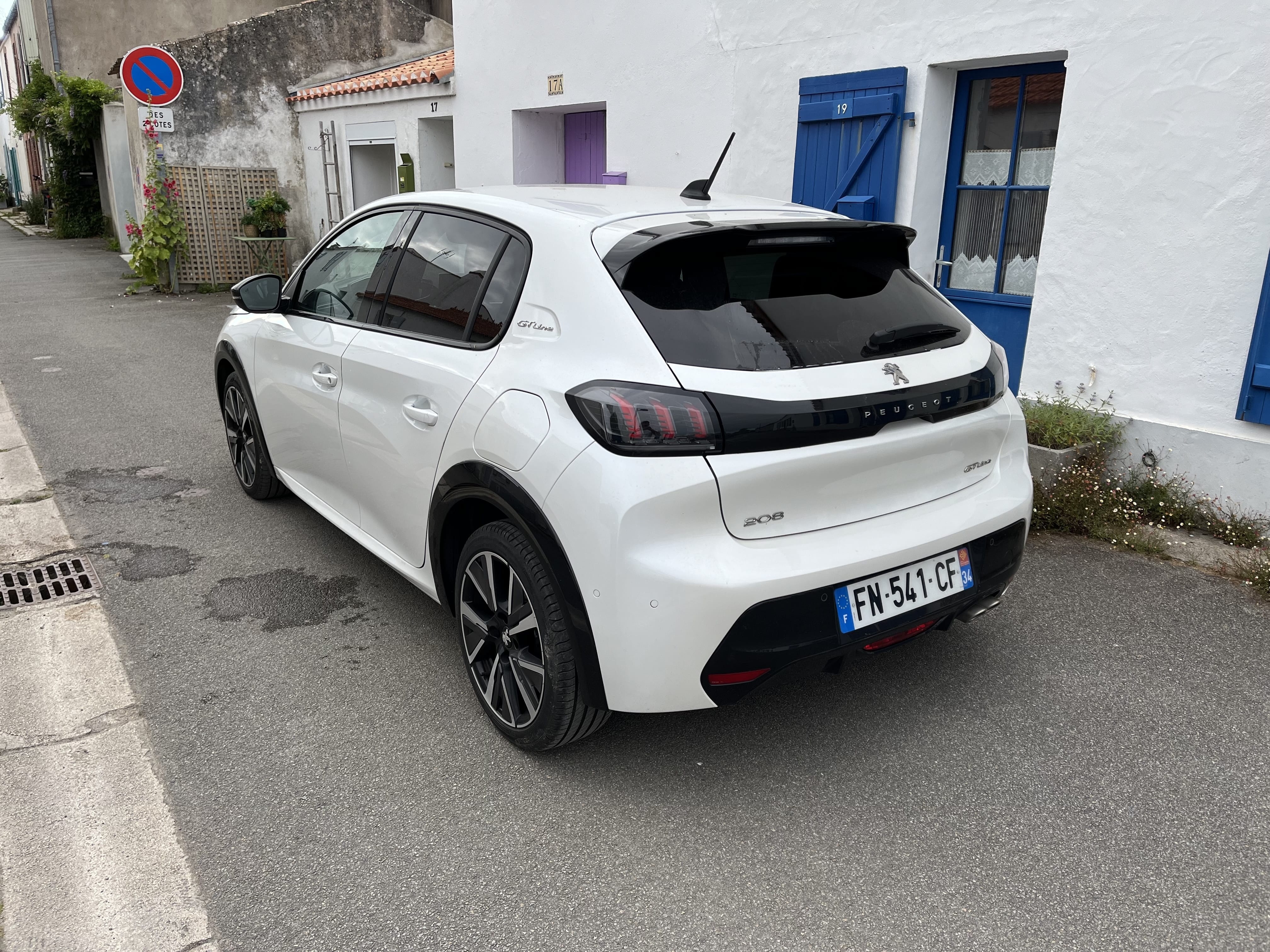 Peugeot 208 GT Line avec GPS