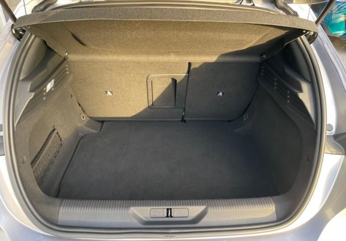 Peugeot 308 1.5 hdi 130 avec Siège bébé