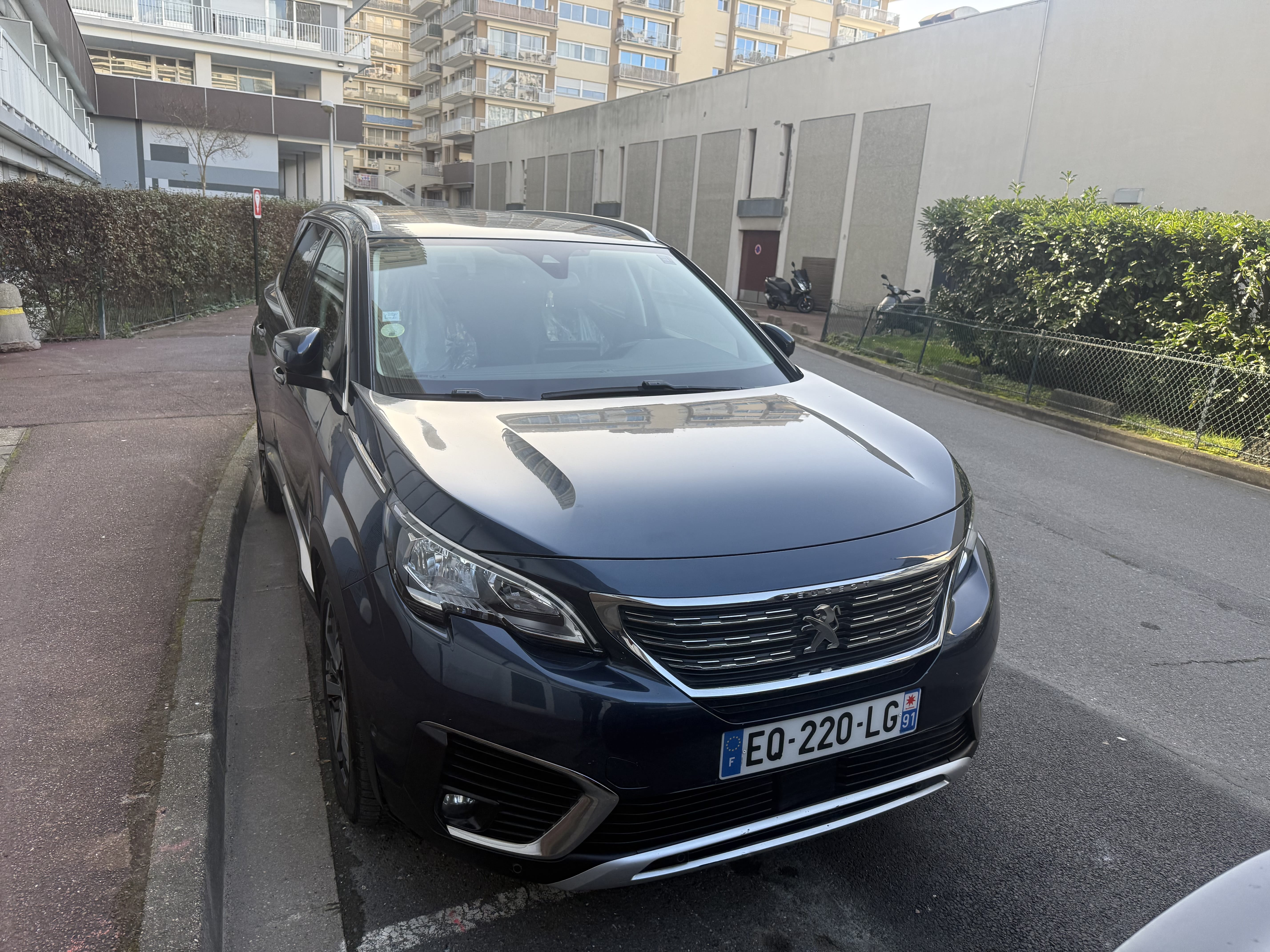 Location Peugeot 5008 7 places Puteaux 92