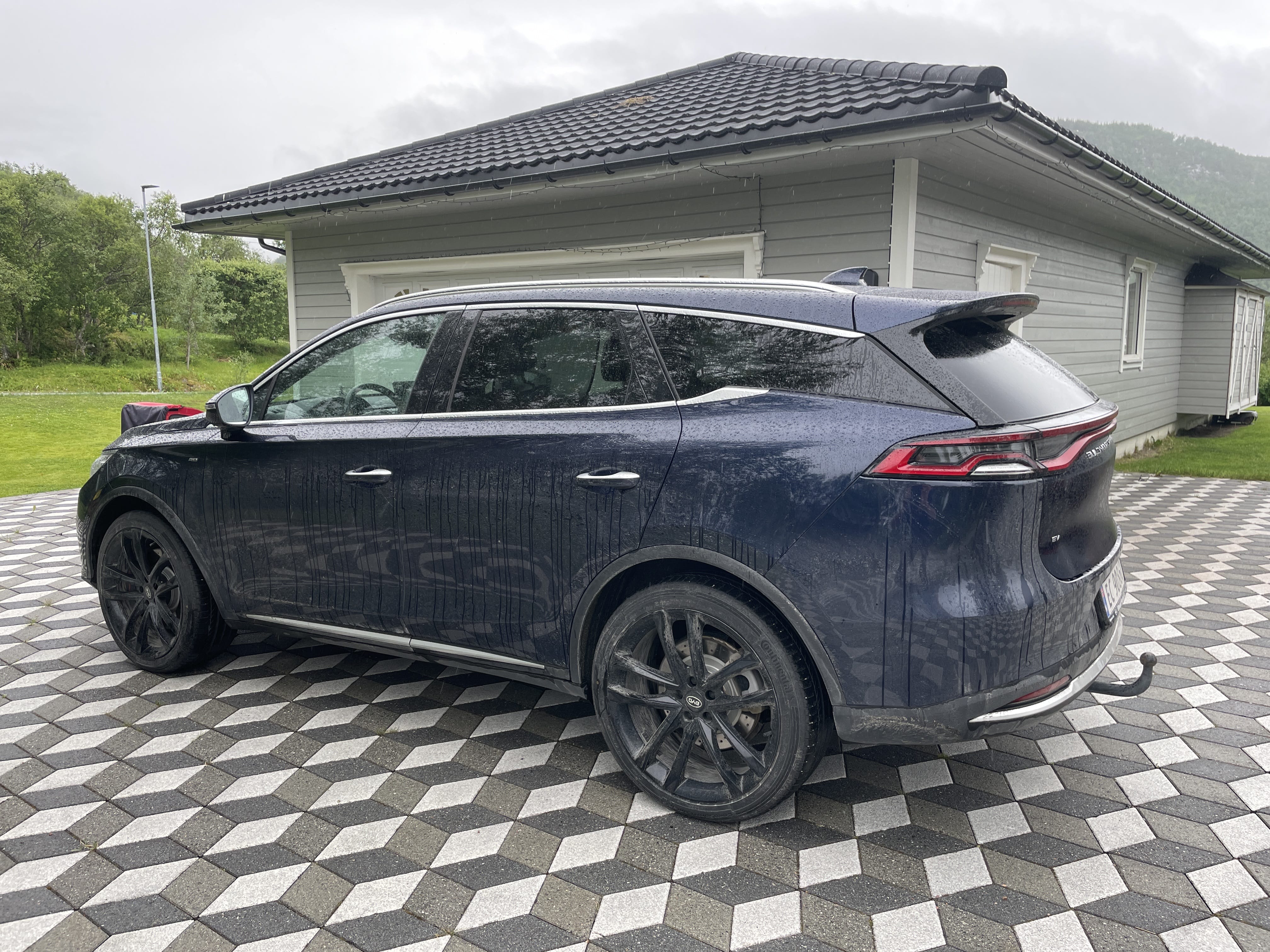 BYD Tang elektrisk med GPS