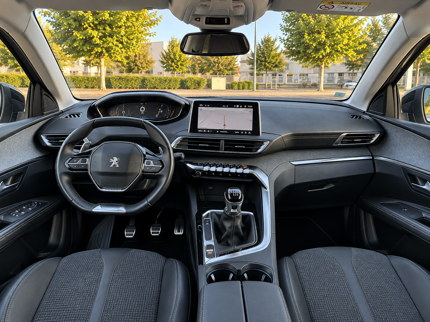 Peugeot 5008 1.5 HDI avec GPS