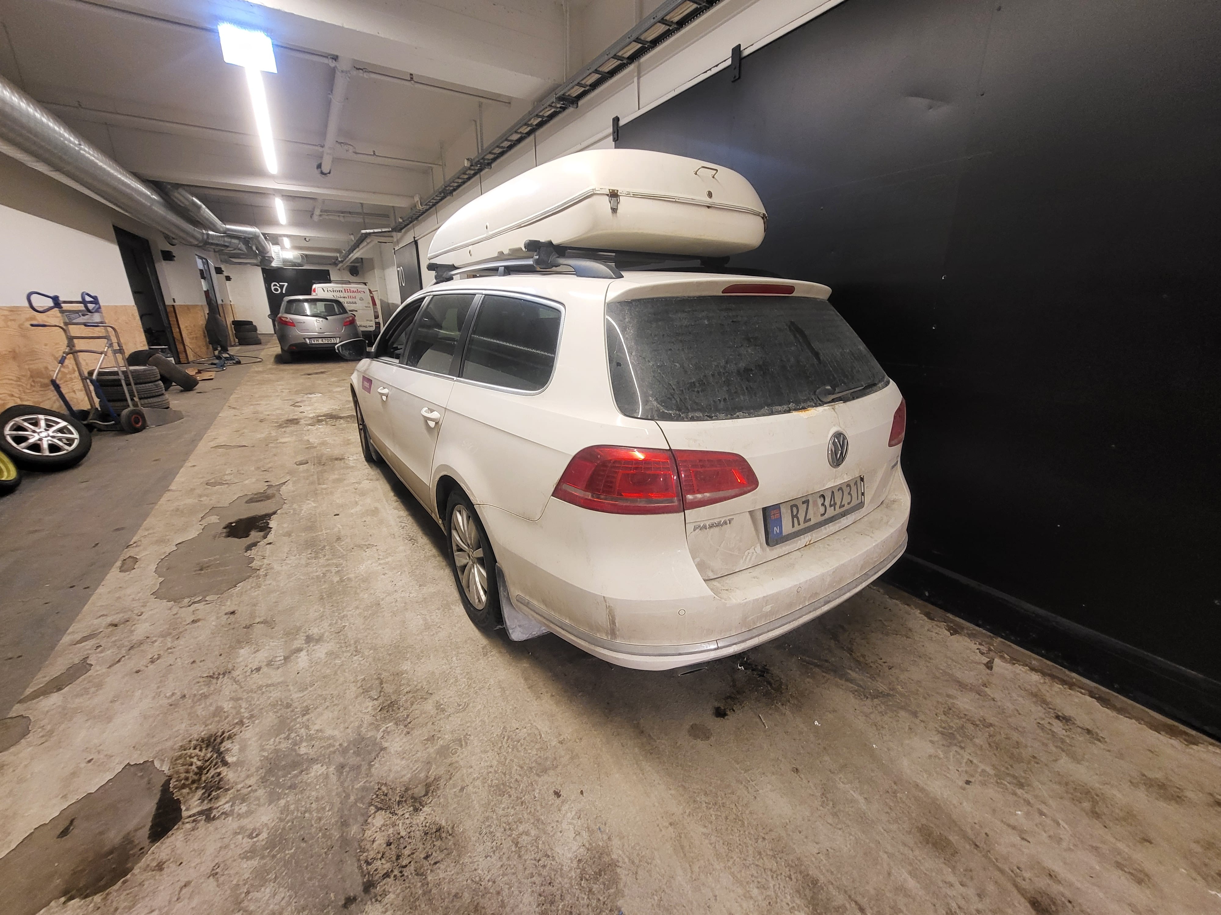 Volkswagen Passat with Cruise control
