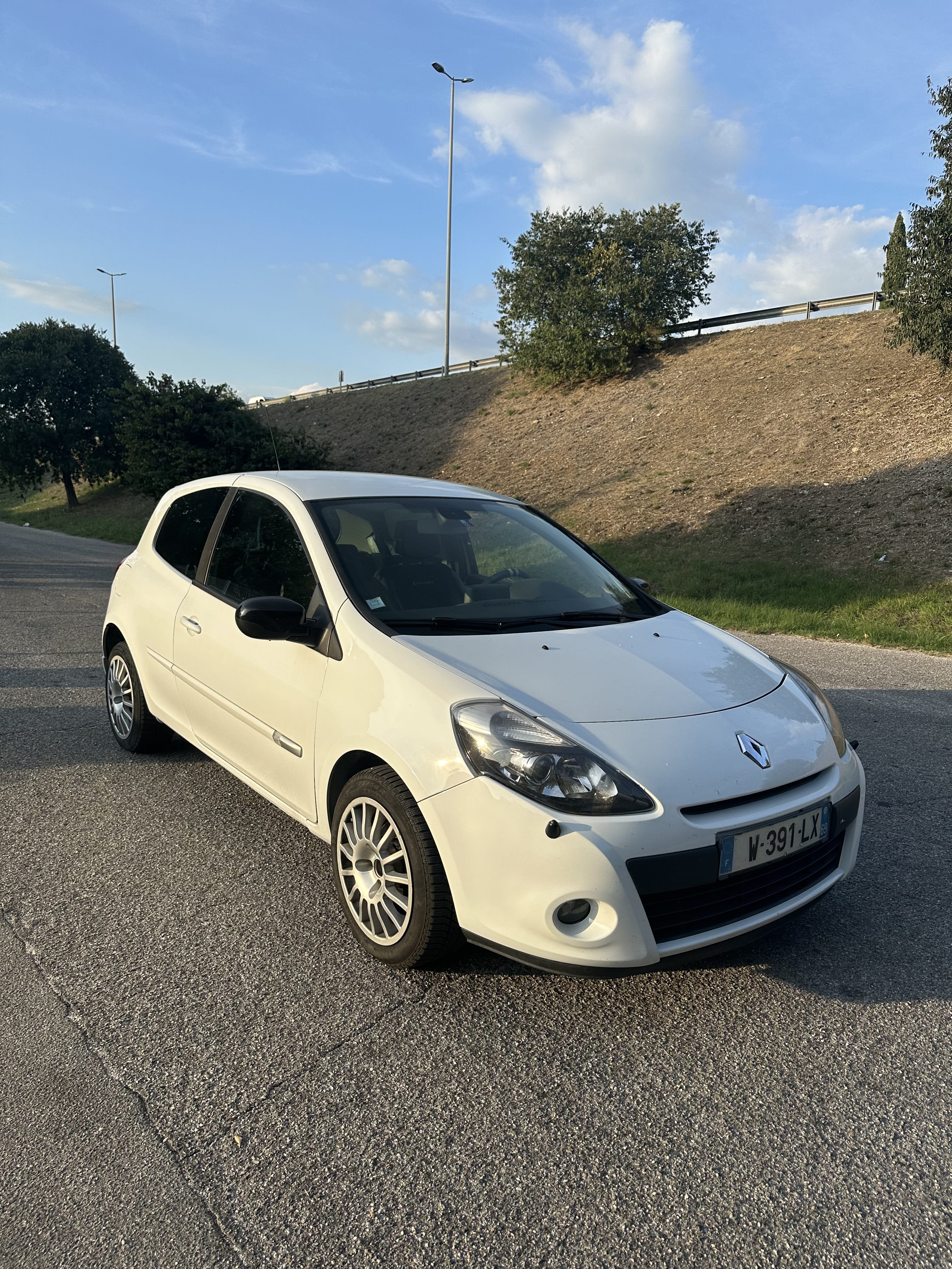 Renault Clio III GT 1.6 128ch, 2011, Essence 98