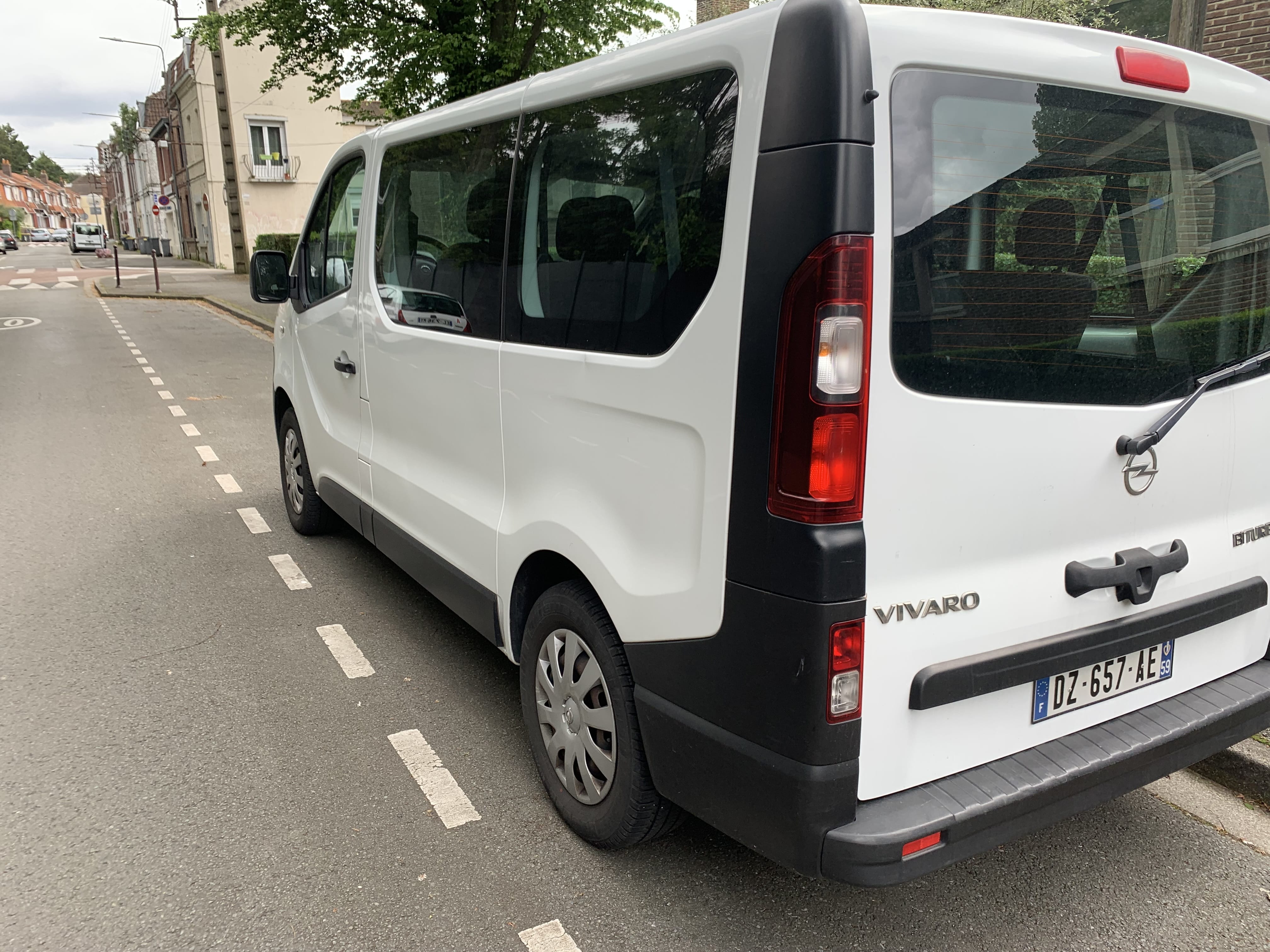 Opel Vivaro Combi avec Climatisation