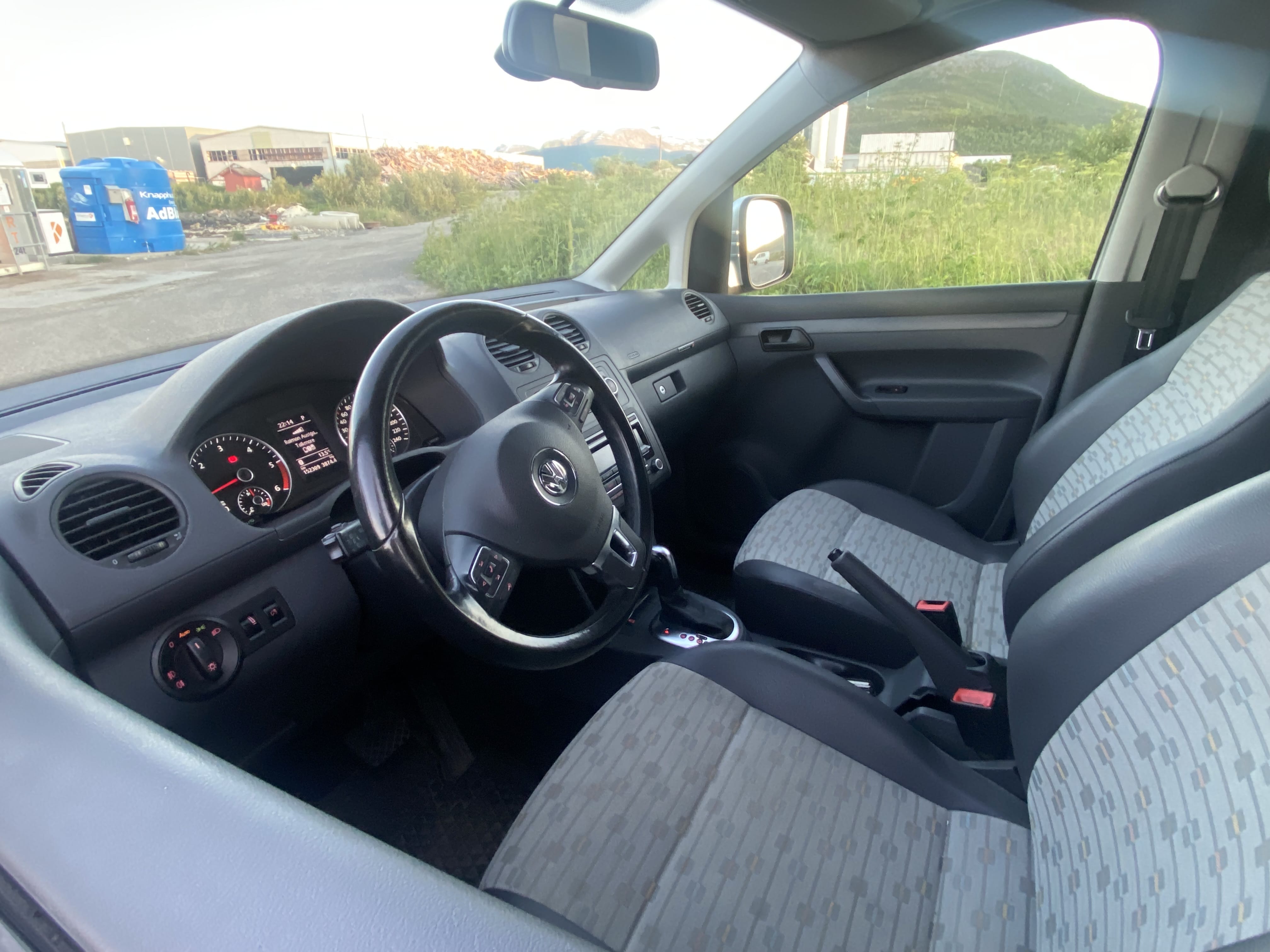 Volkswagen Caddy Maxi Campervan med Babysete