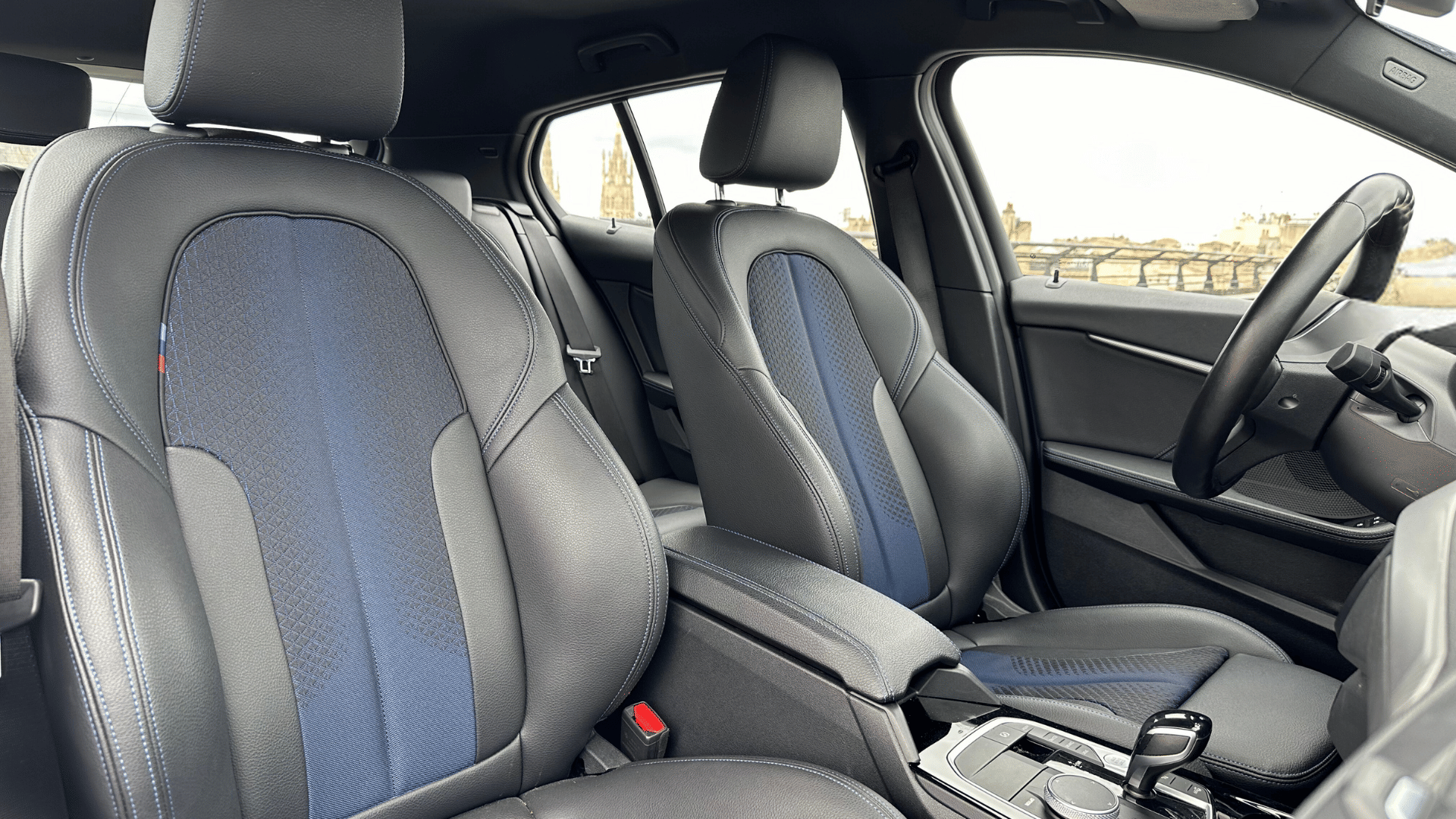 BMW Série 1 M Sport BLEU | AUTO | GARE ST-JEAN (750m) avec Chaines