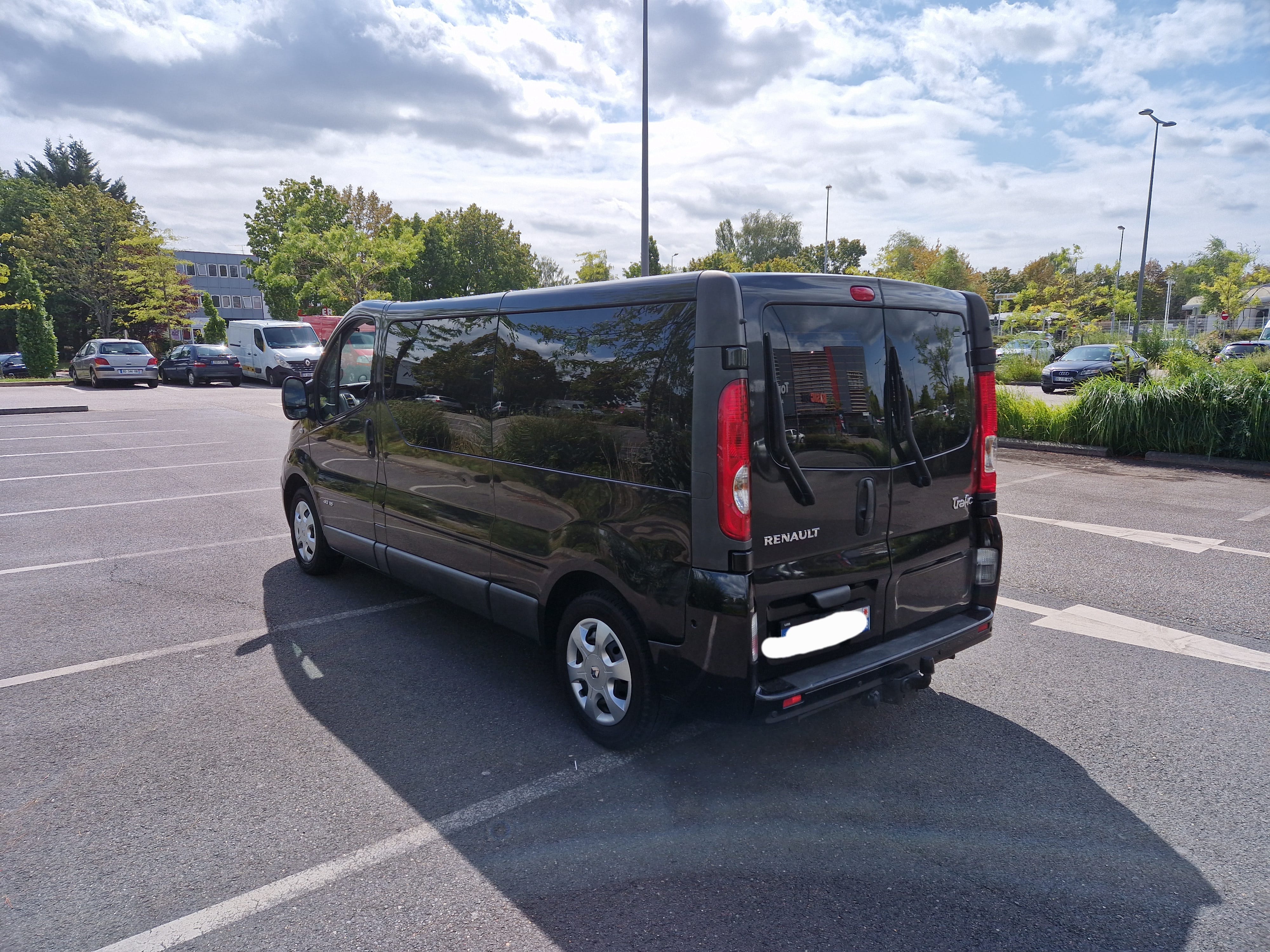 Renault Trafic Passenger 2.0 DCI 115 Grand passenger 9 places avec grand coffre ! avec Attelage