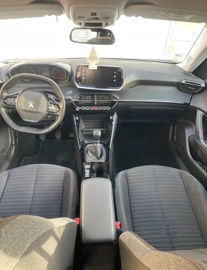 Peugeot 2008 con GPS