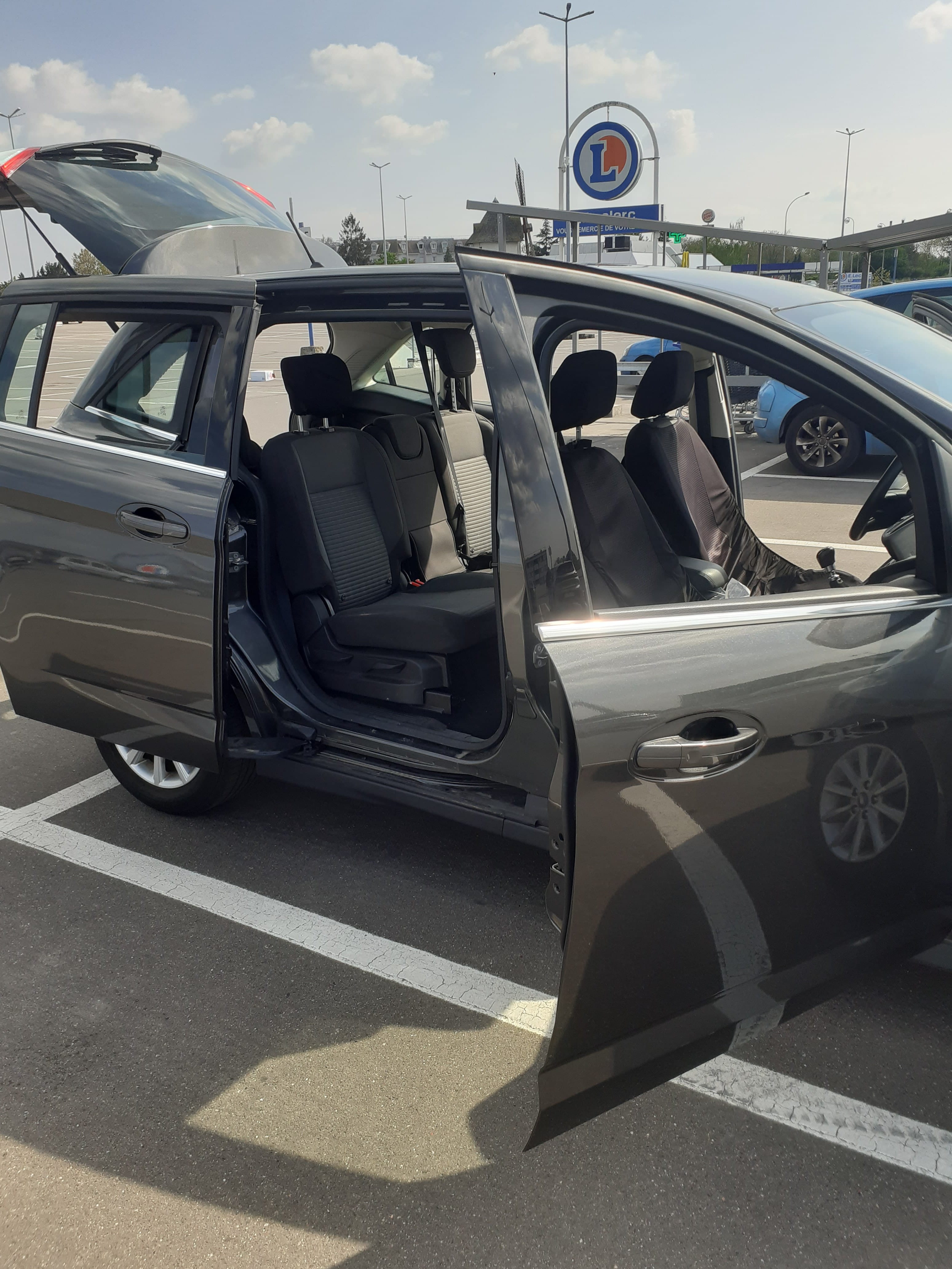 Ford Grand C-Max avec Entrée audio / iPod