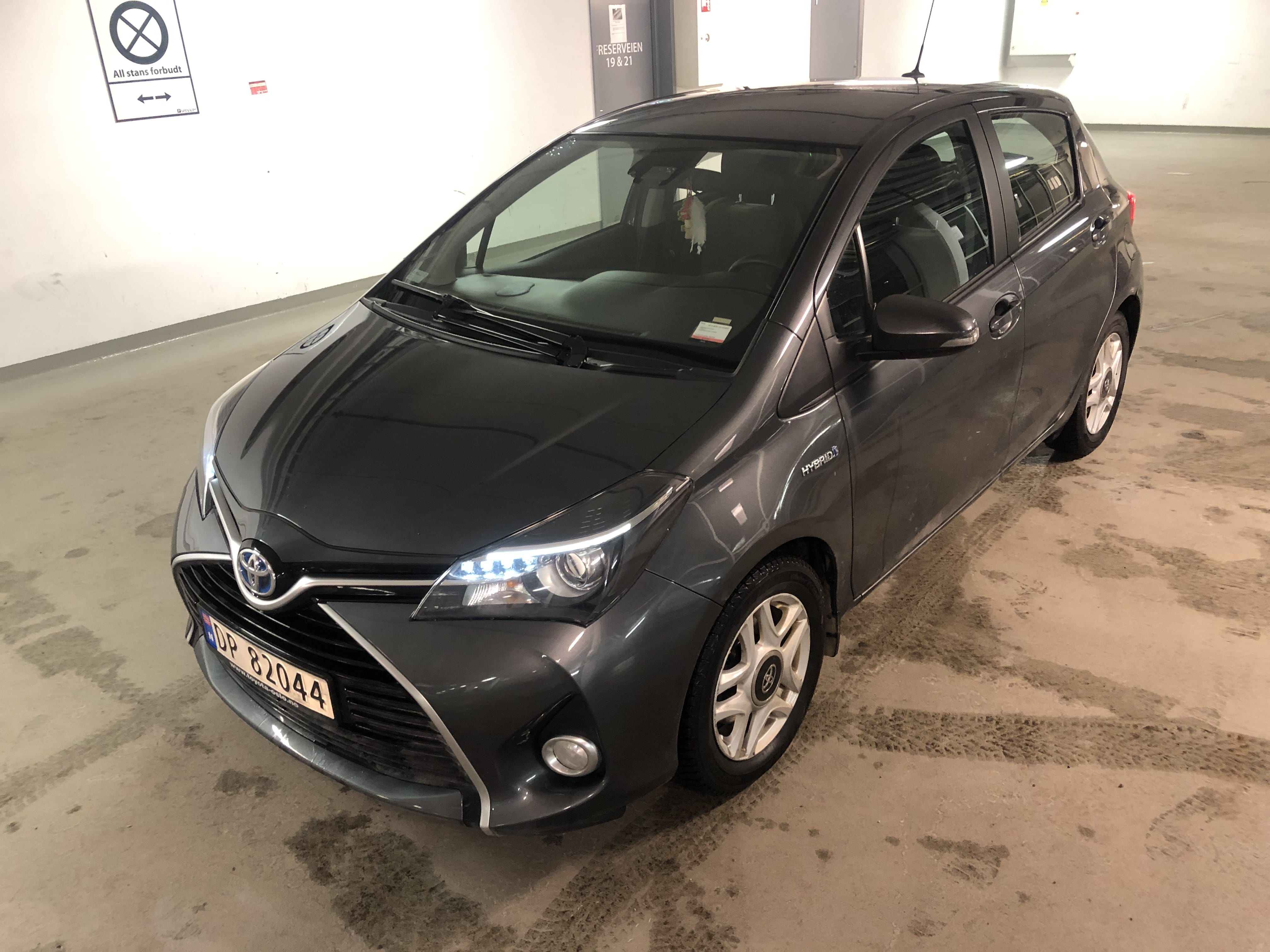 Toyota Yaris Hybrid, 2015, Blyfri 95 / Elektrisk (hybrid), automatisk