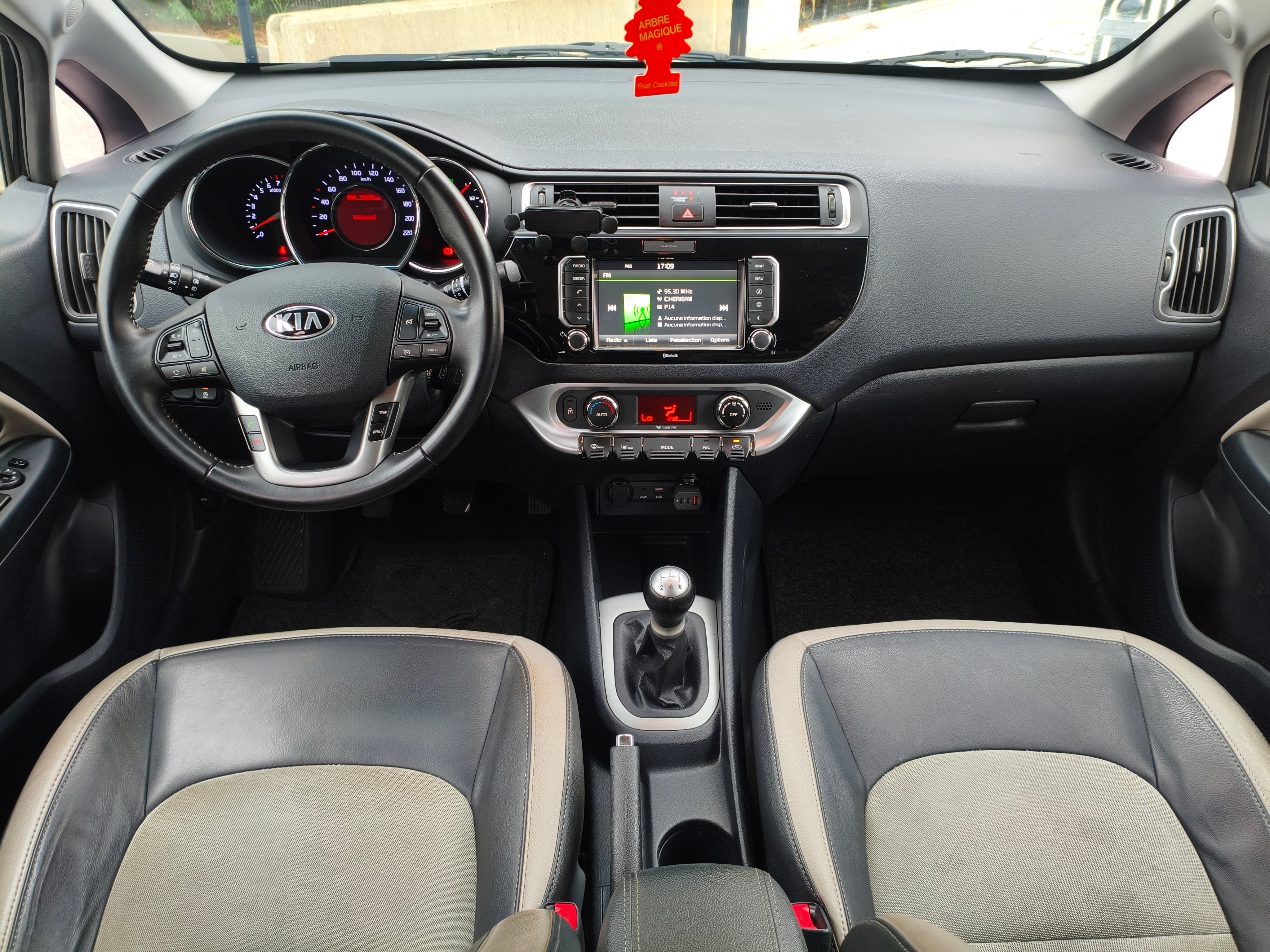 Kia Rio avec GPS