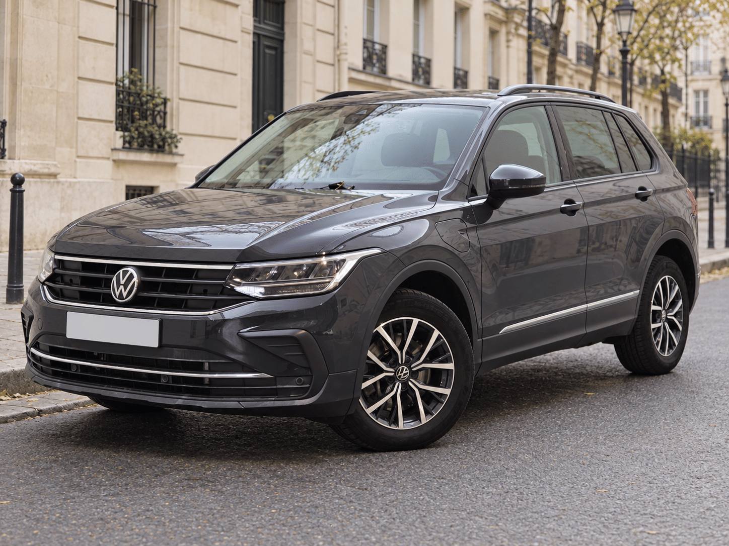 Volkswagen Tiguan with Air conditioning