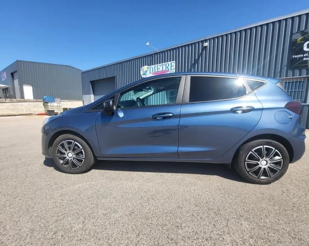 Ford Fiesta avec Climatisation