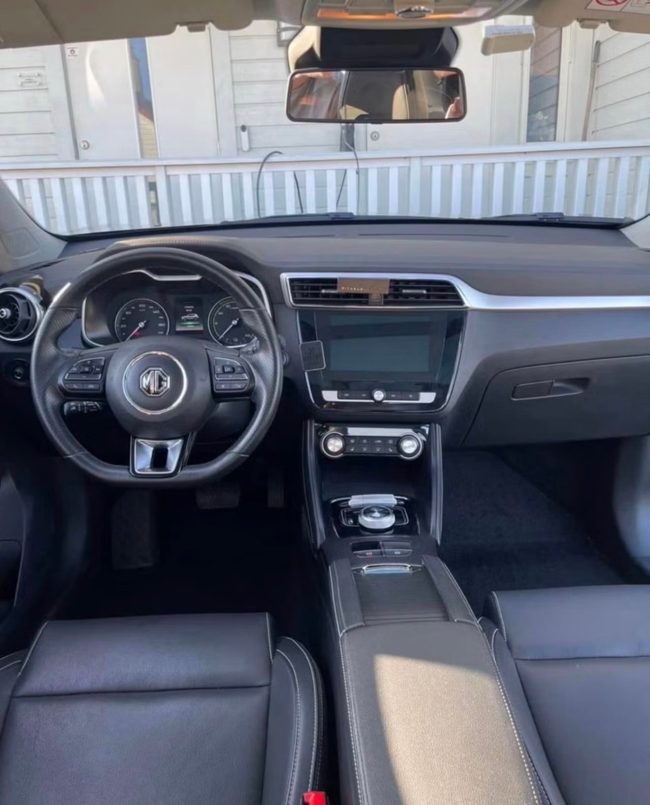 MG ZS EV med Ryggekamera