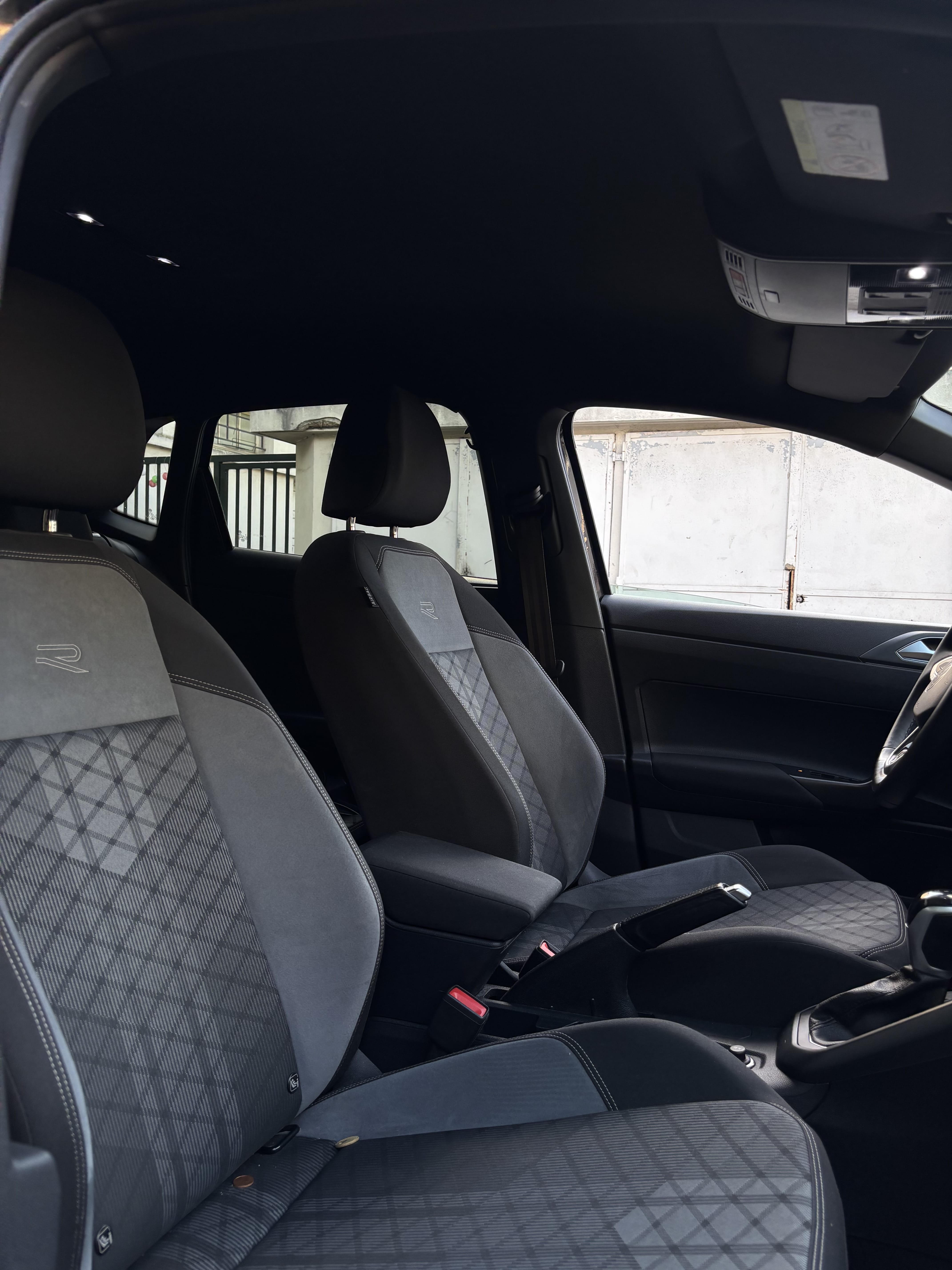 Volkswagen Polo R-Line avec Apple CarPlay