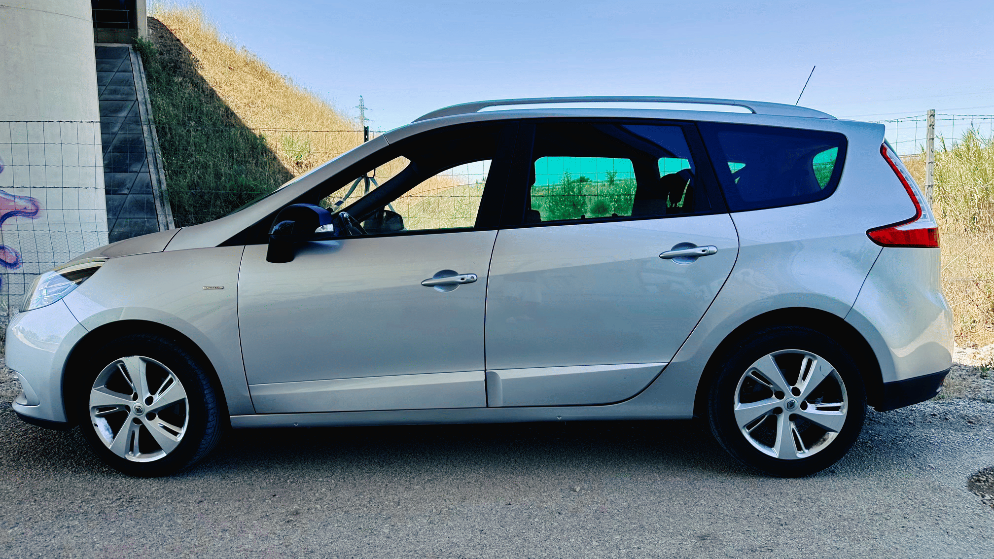 Renault Grand Scenic with Air conditioning