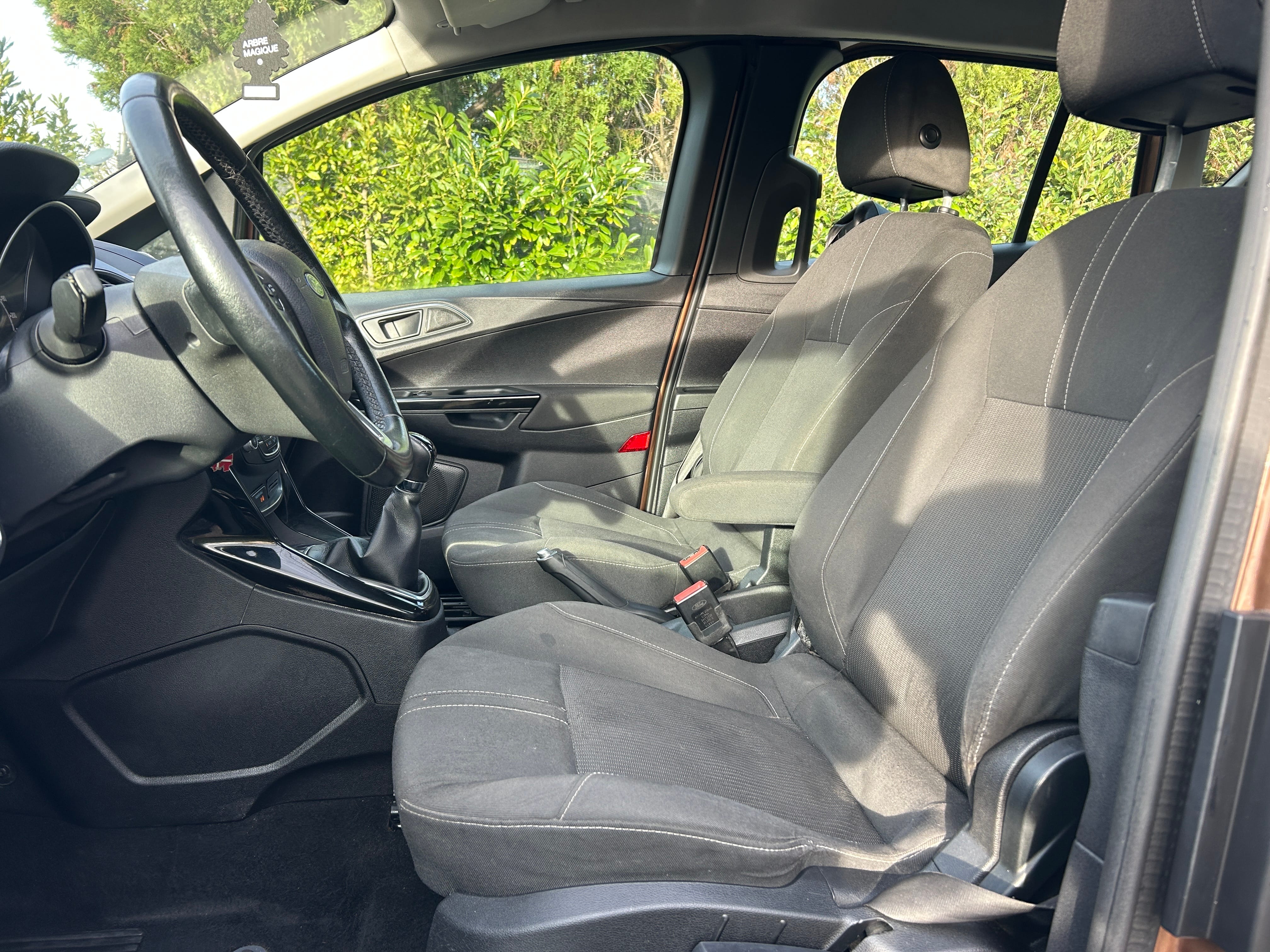 Ford B-Max avec Port USB