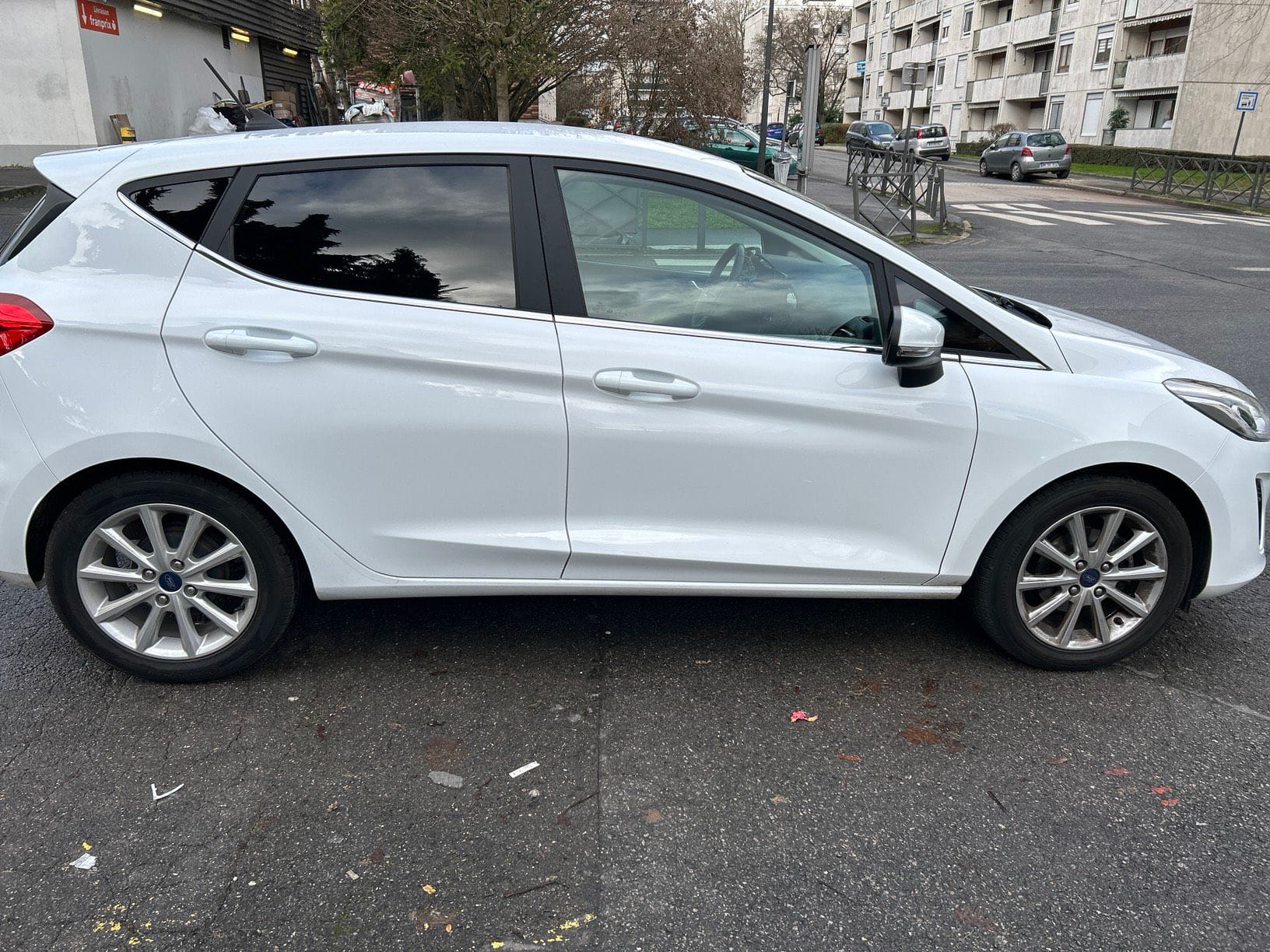 Ford Fiesta avec Climatisation