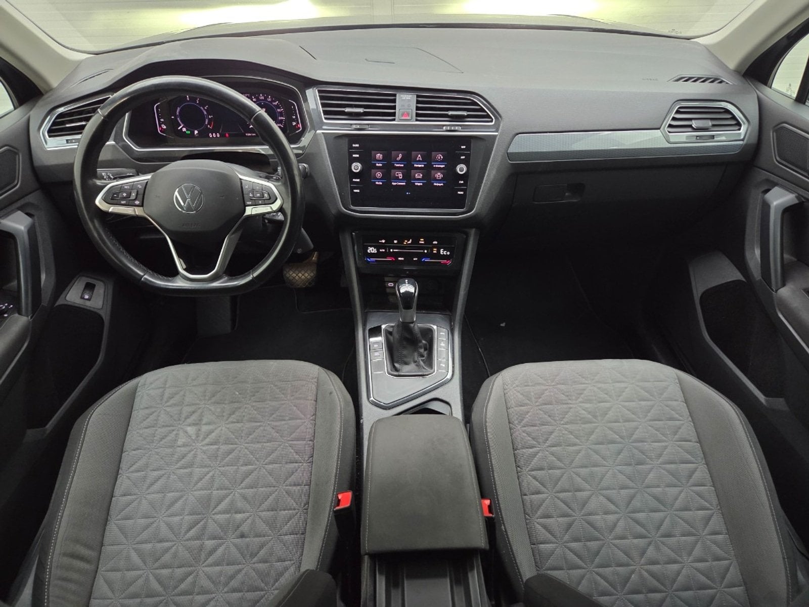 Volkswagen Tiguan with Cruise control