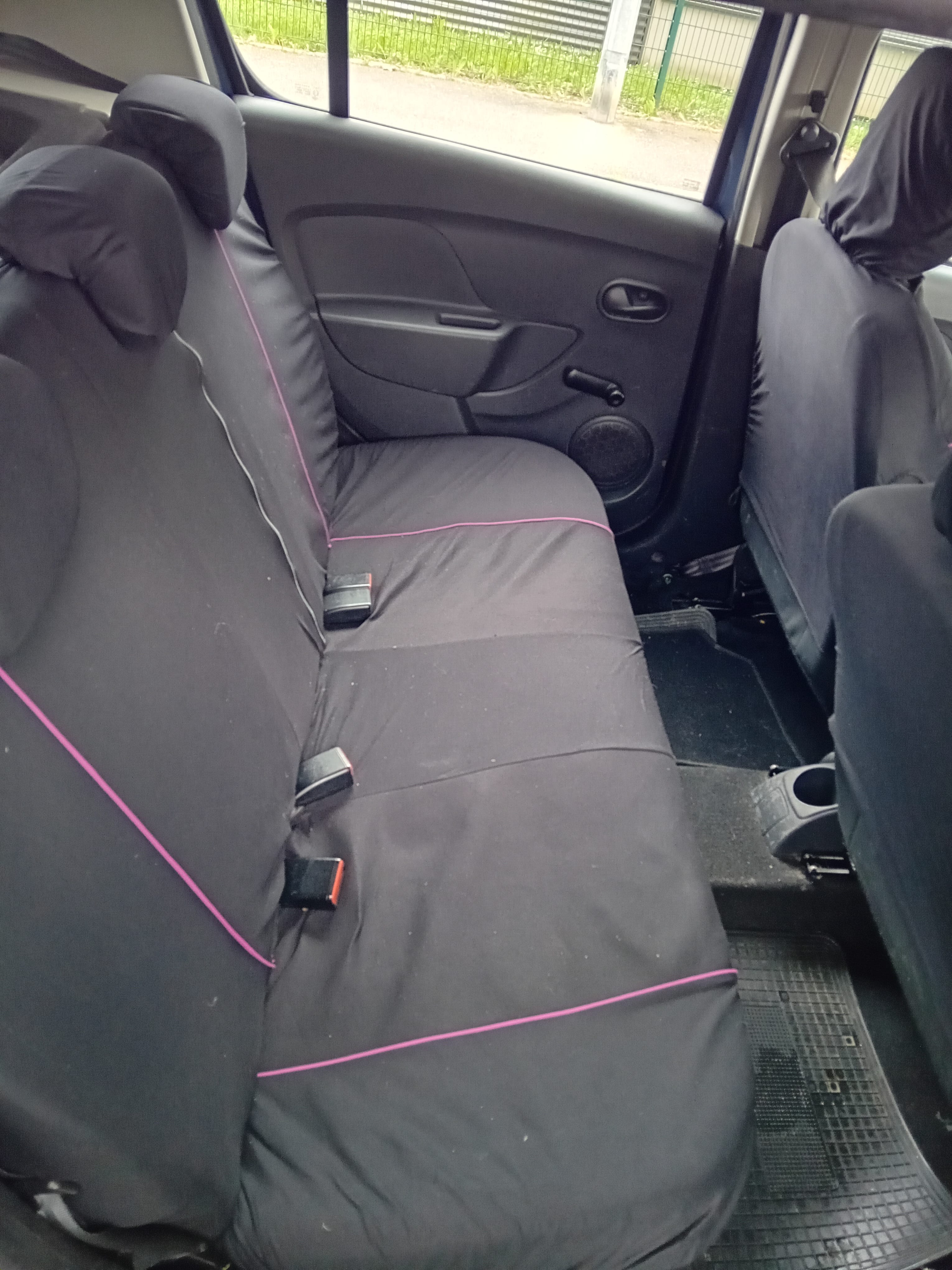 Dacia Sandero avec Entrée audio / iPod