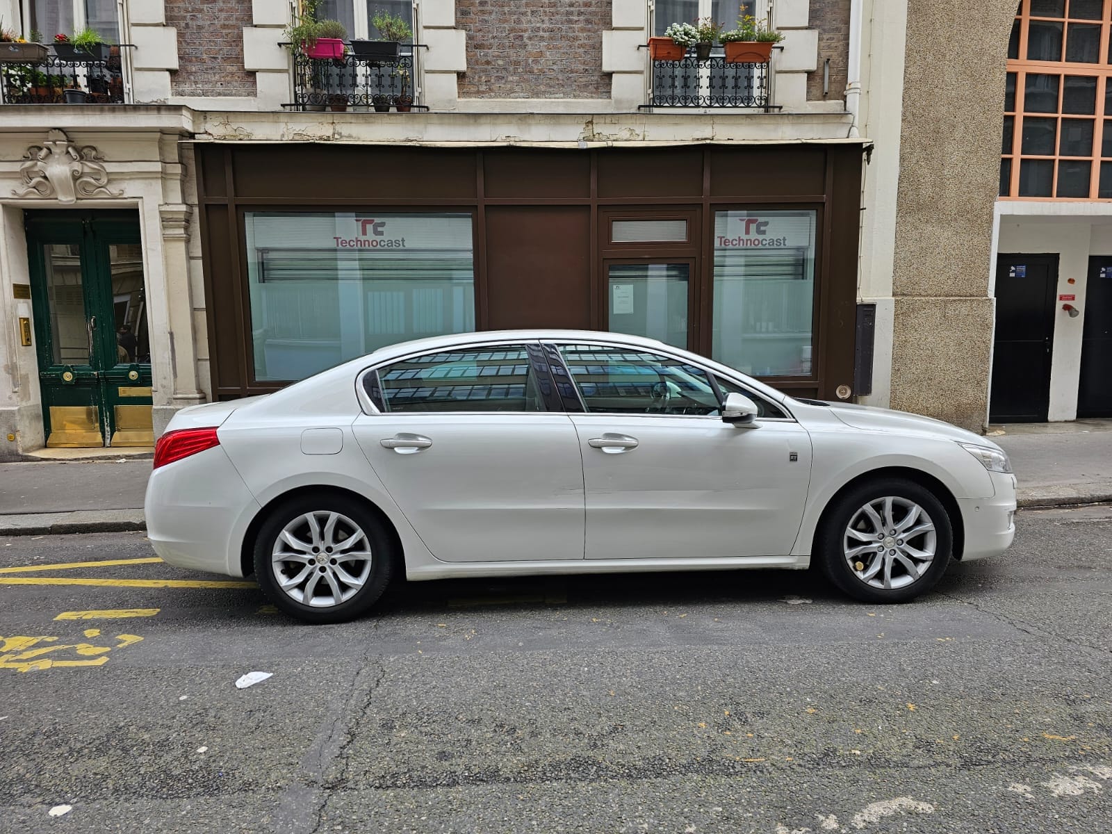 Peugeot 508, 2013, Diesel / Électrique (hybride), automatique
