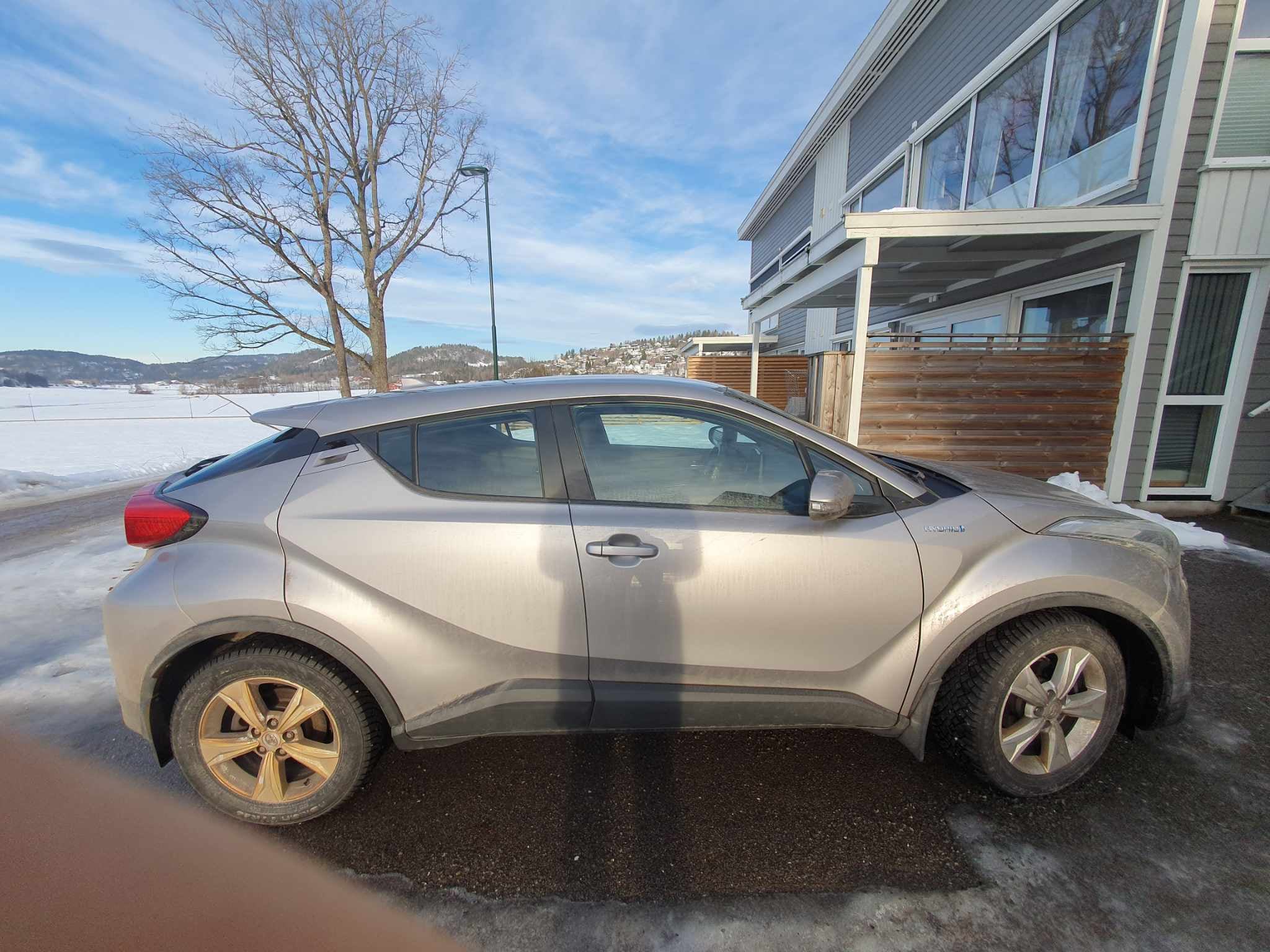 Toyota C-HR Hybrid med Aircondition