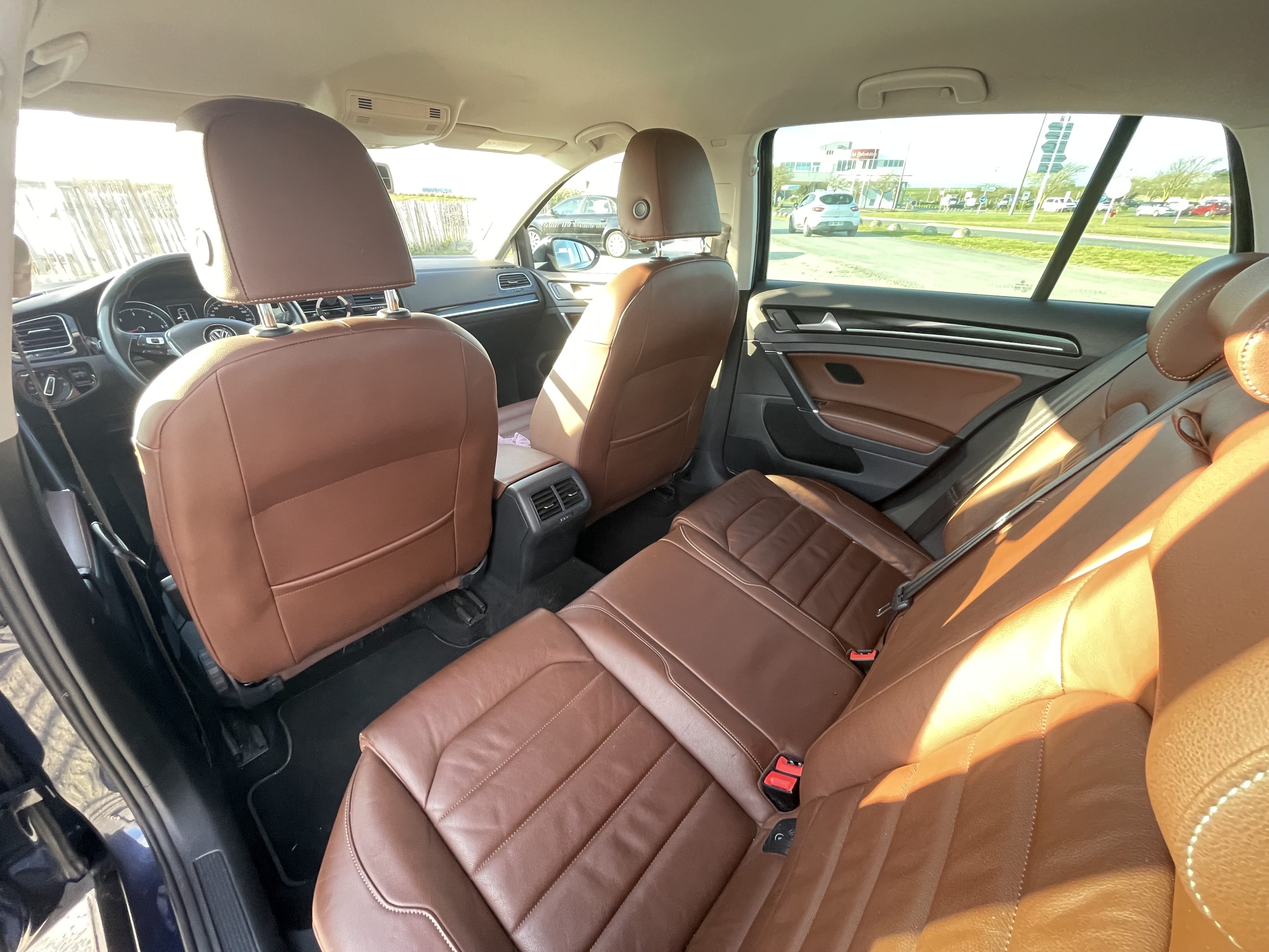 Volkswagen Golf 7 - Finition Carat - 1.6 TDI 105 CH avec Siège bébé