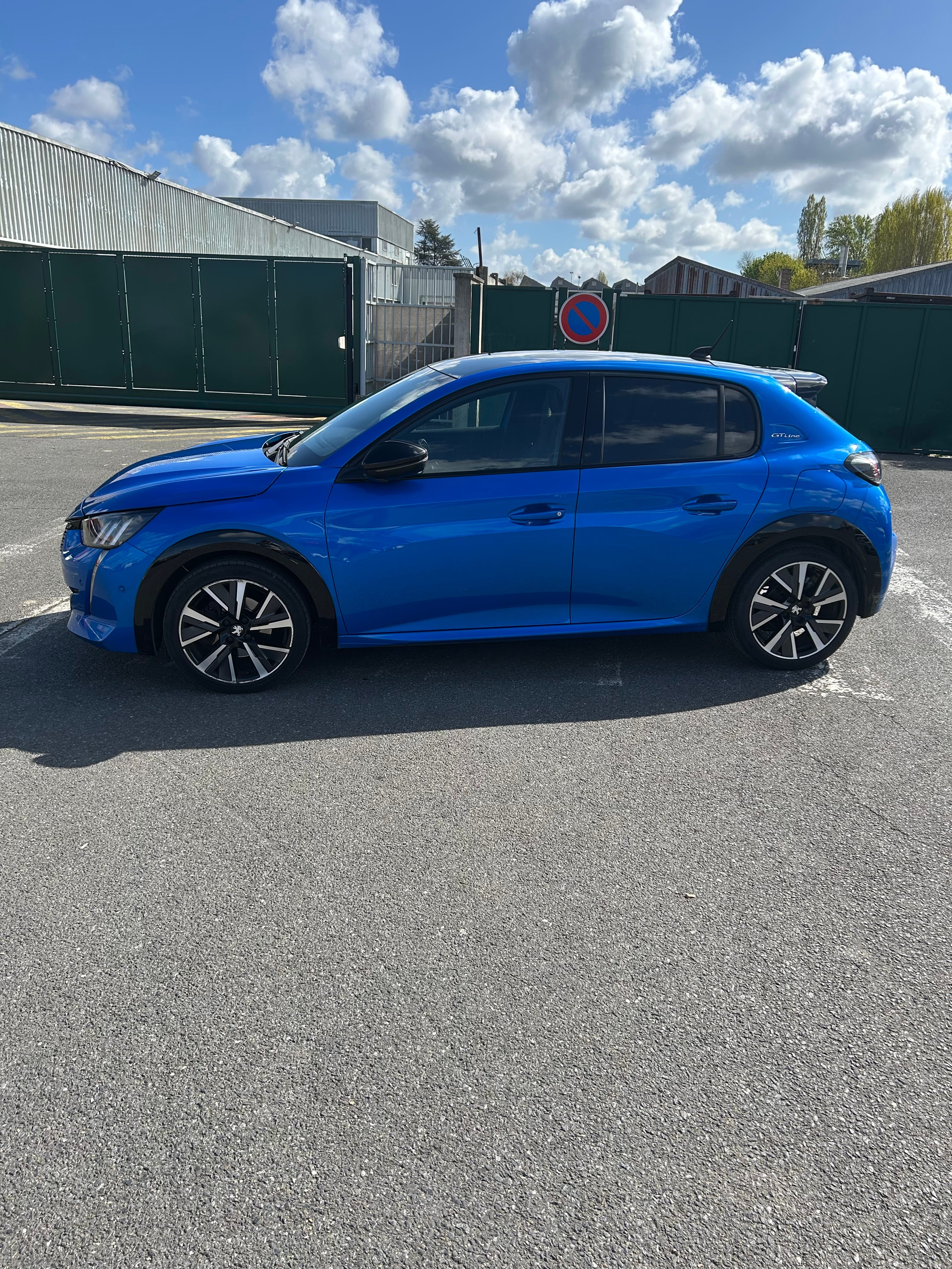 Peugeot 208 GT Line avec Climatisation