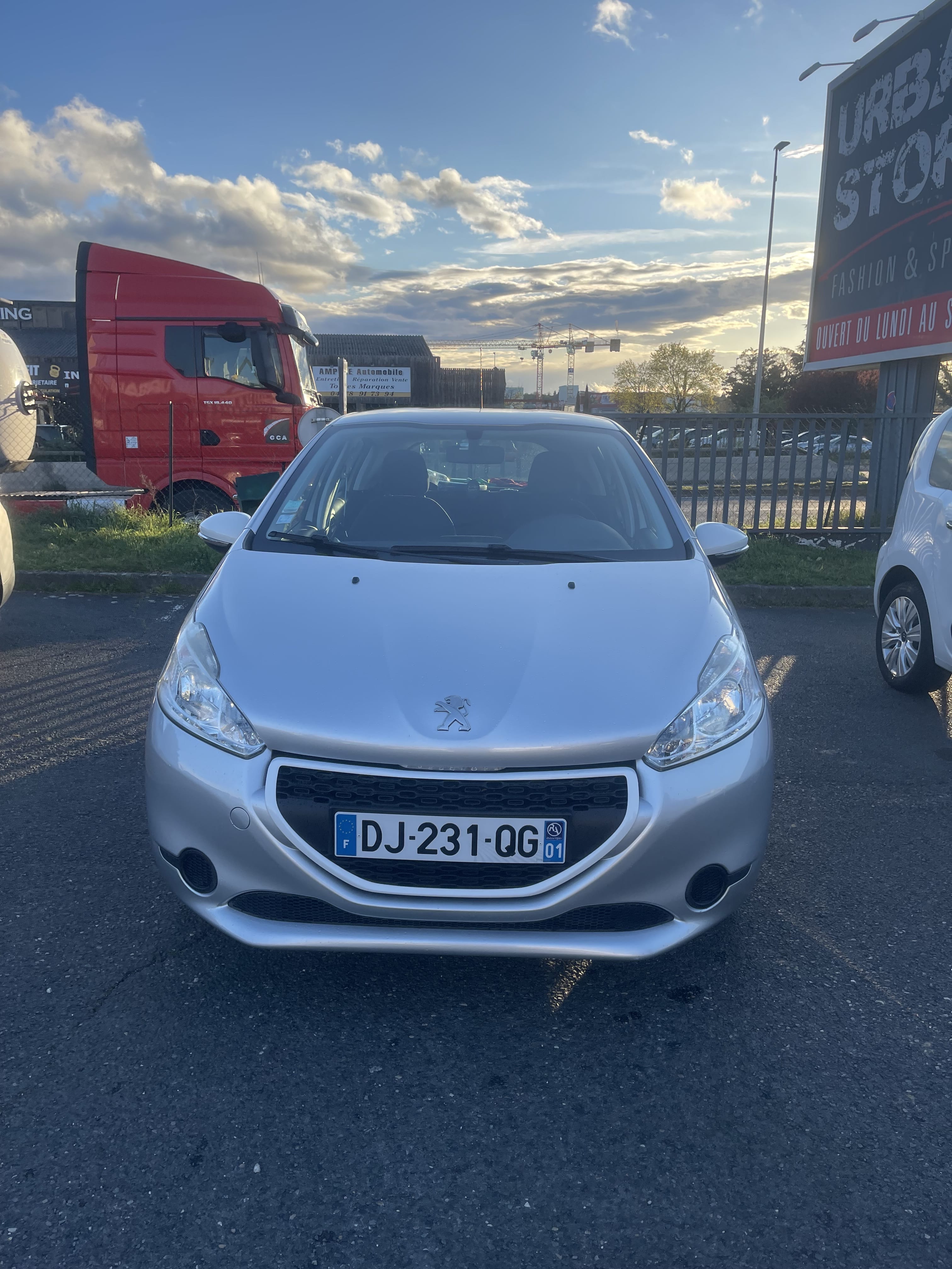 Peugeot 208, 2014, Essence 95