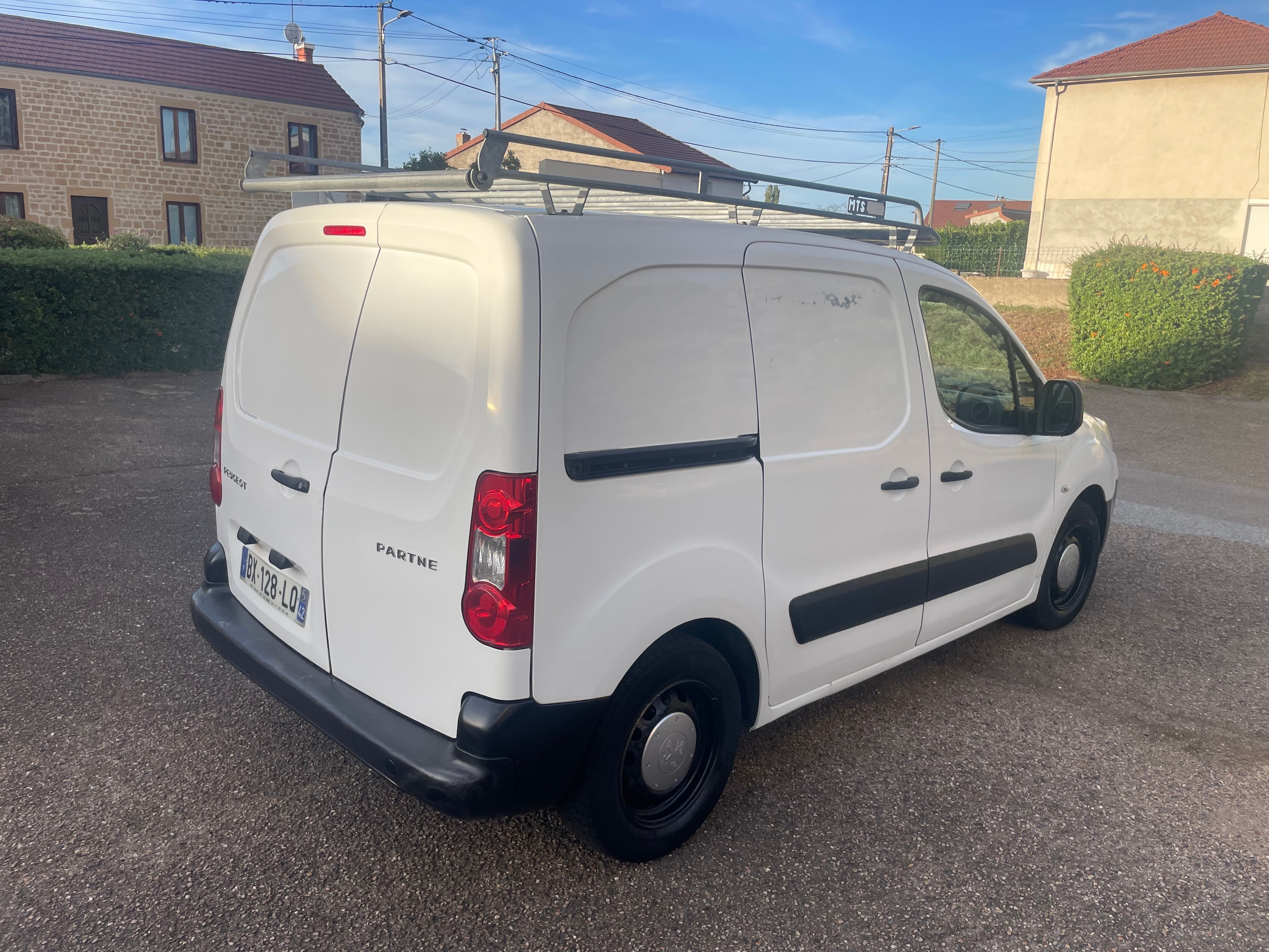 Peugeot Partner Tepee avec Autoradio