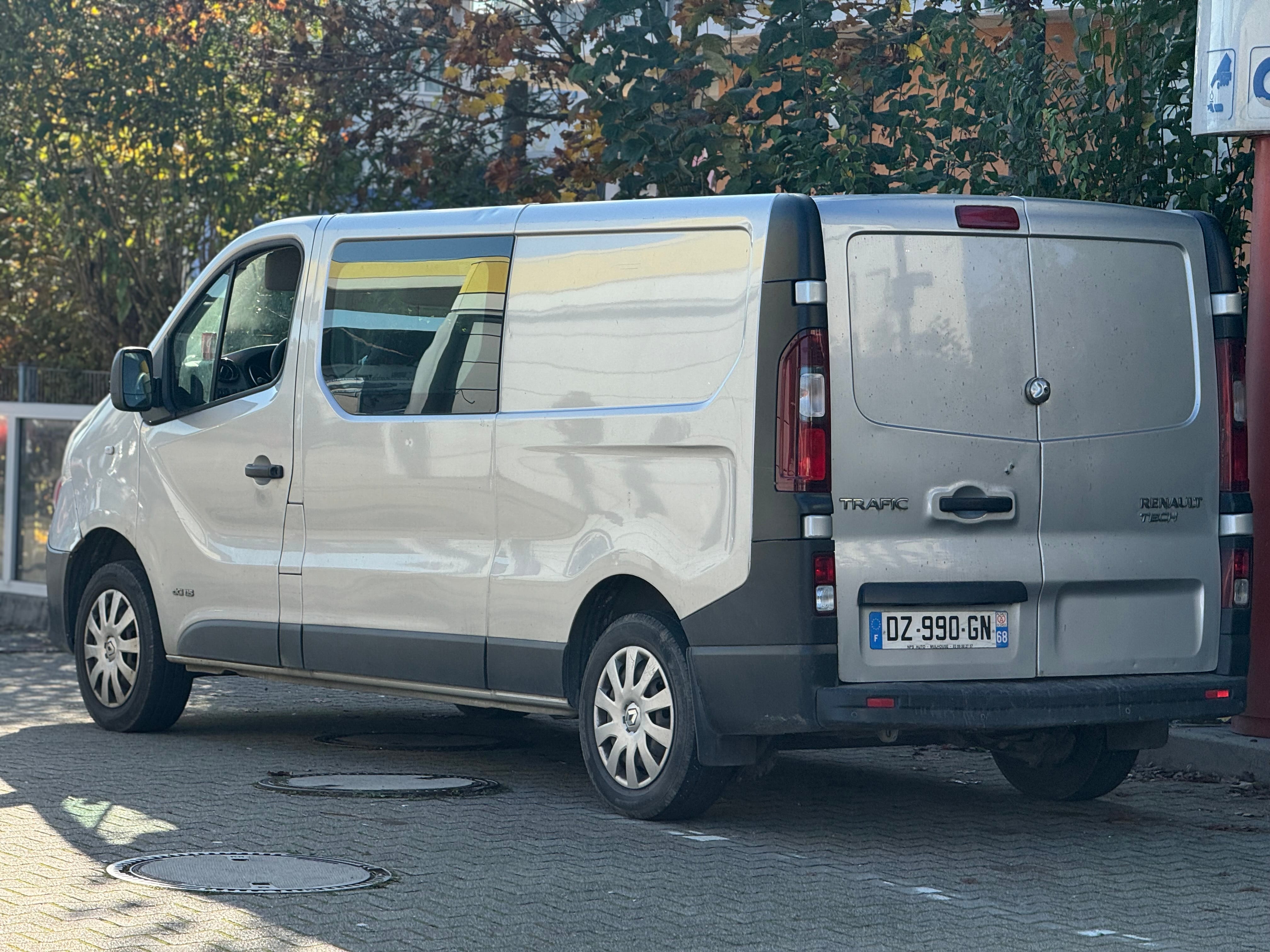 Renault Trafic Double Cabine avec Climatisation