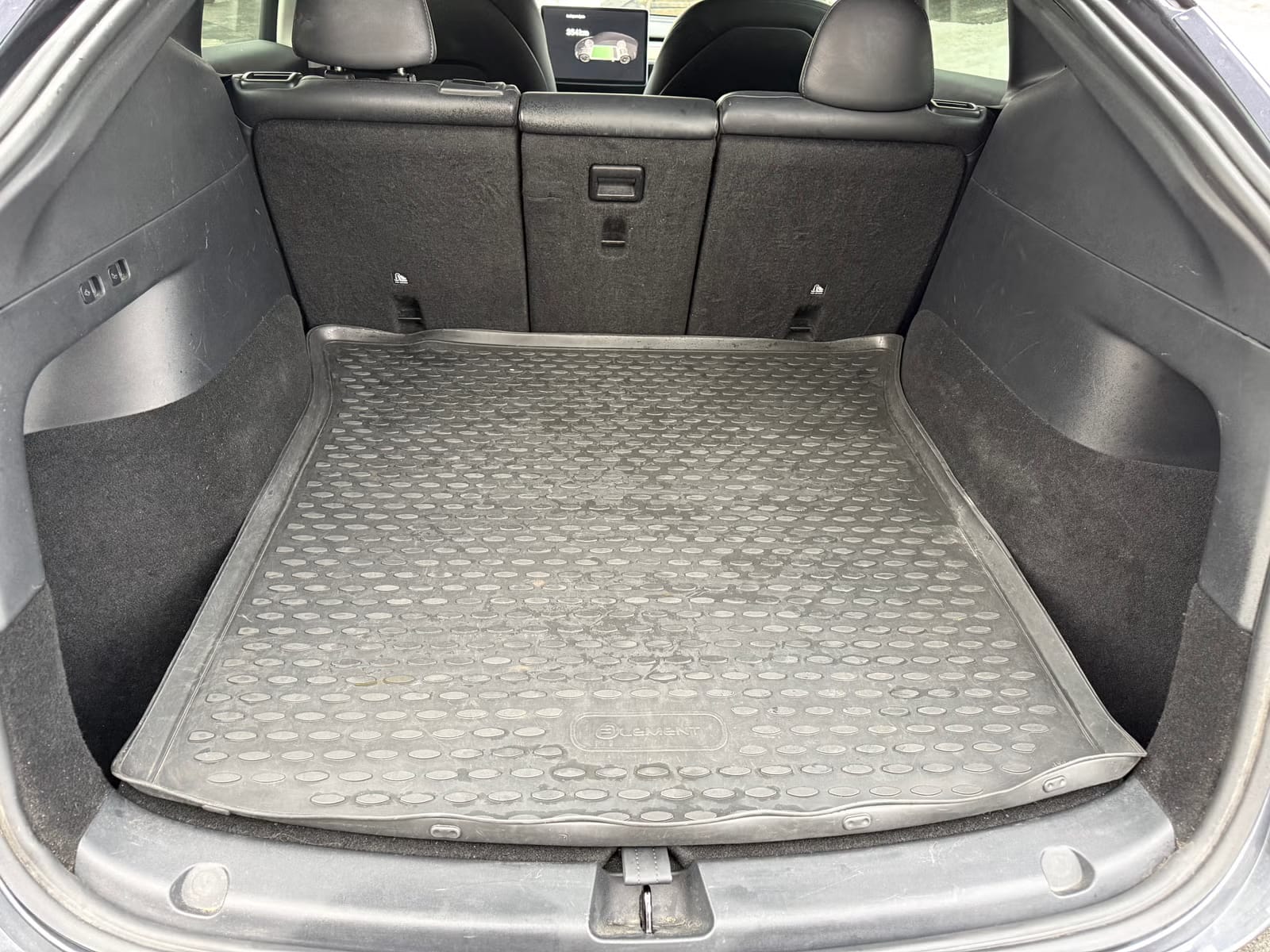 Tesla Model Y Long Range with Four-wheel drive