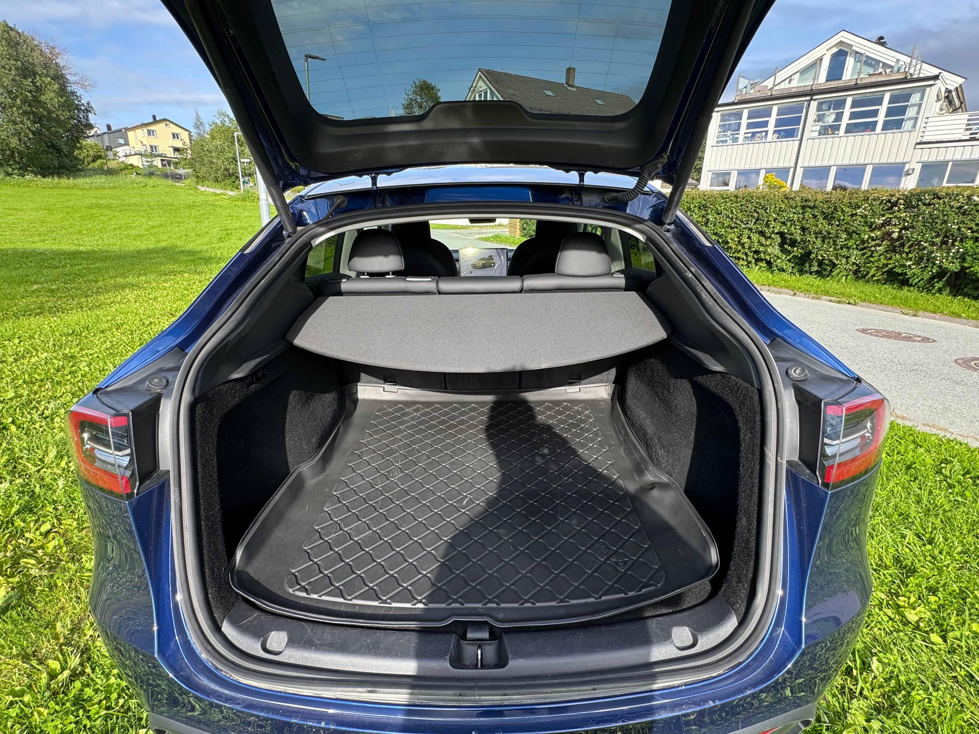 Tesla Model Y Long Range with Cruise control