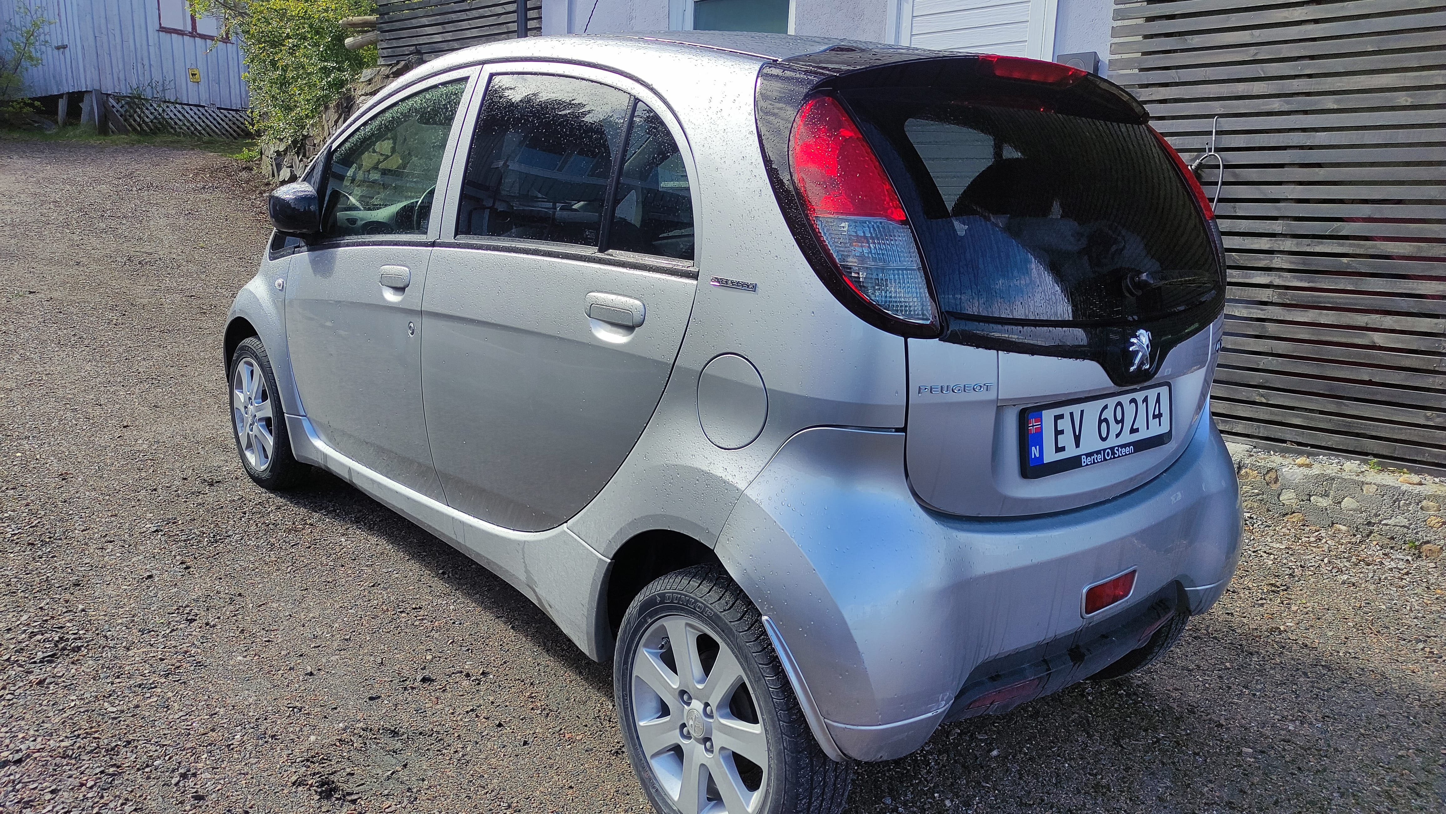 Peugeot iOn med Bluetooth audio