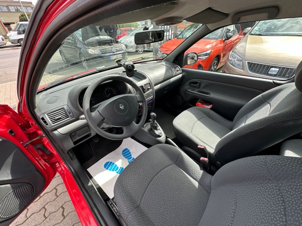 Renault Clio Campus (CF) mit Winterreifen